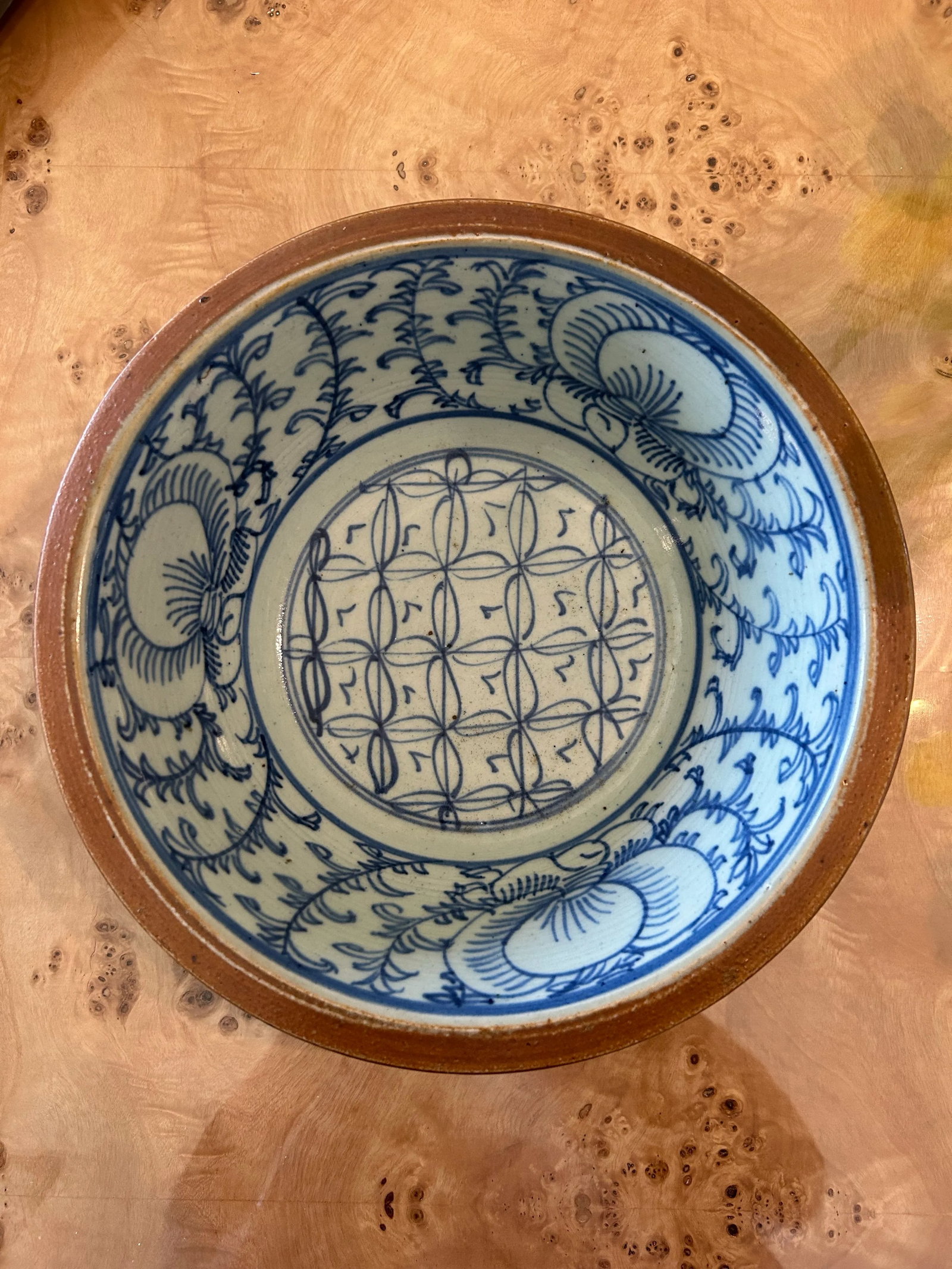 Antique Chinese Qing Dynasty Batavia Ware Bowl With Sweet Pea Motif - 4