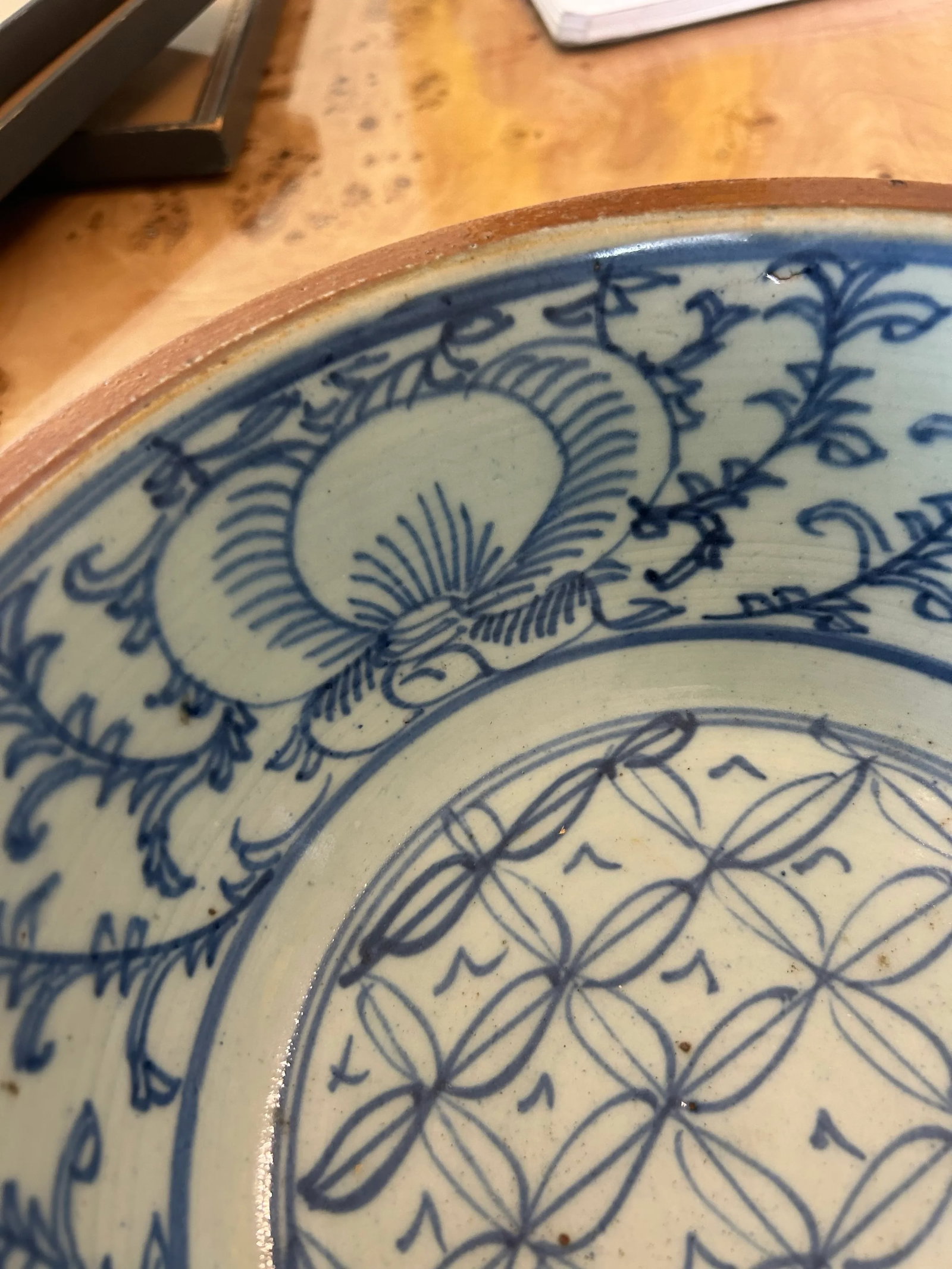 Antique Chinese Qing Dynasty Batavia Ware Bowl With Sweet Pea Motif - 6