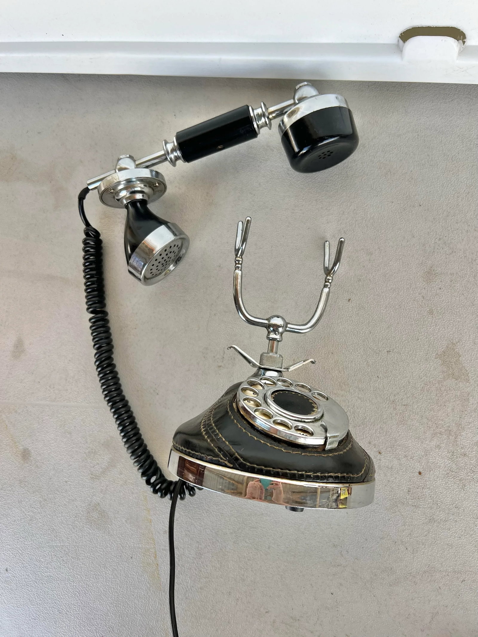 Mid 20th Century TelcerTelefonia Vimodrone Brass, Leather & Wood Phone from Italy - 5