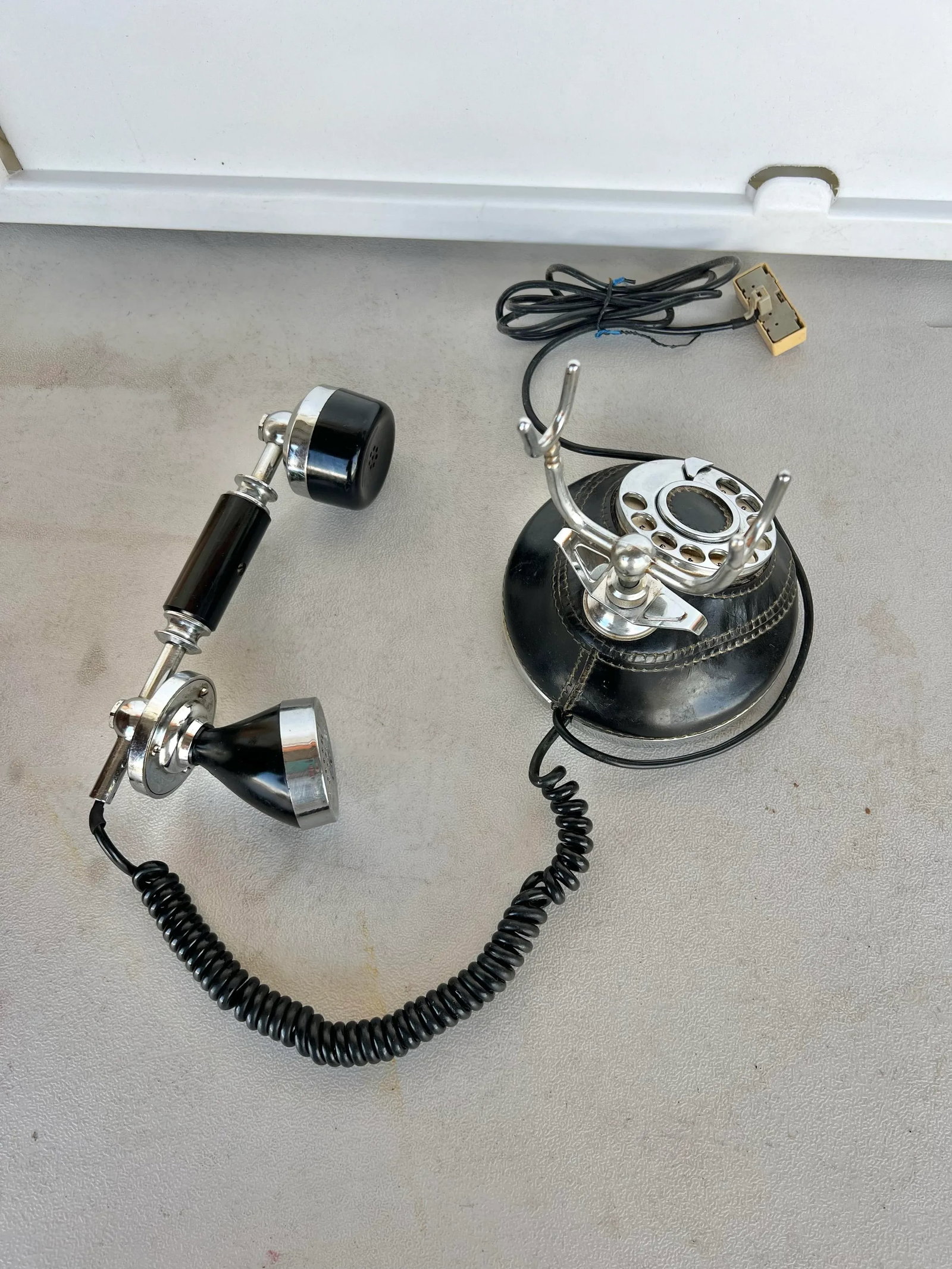 Mid 20th Century TelcerTelefonia Vimodrone Brass, Leather & Wood Phone from Italy - 7