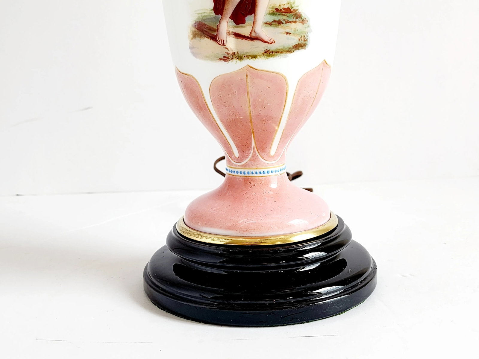 Antique Victorian Late 19th Century Hinks & Sons Opaline Glass Table Lamp - 10