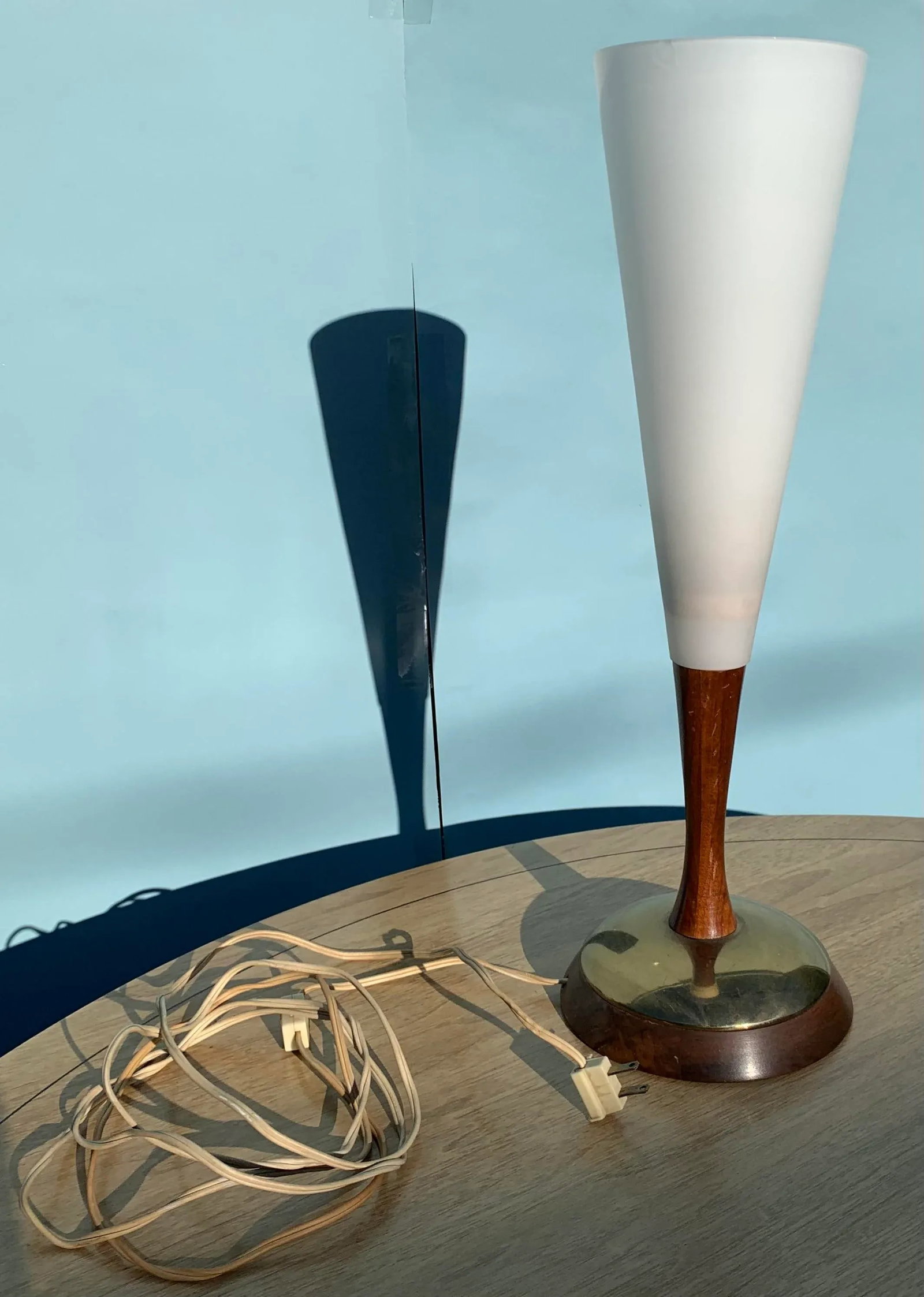 1950s Vintage Wood and Glass Desk Lamp - 5