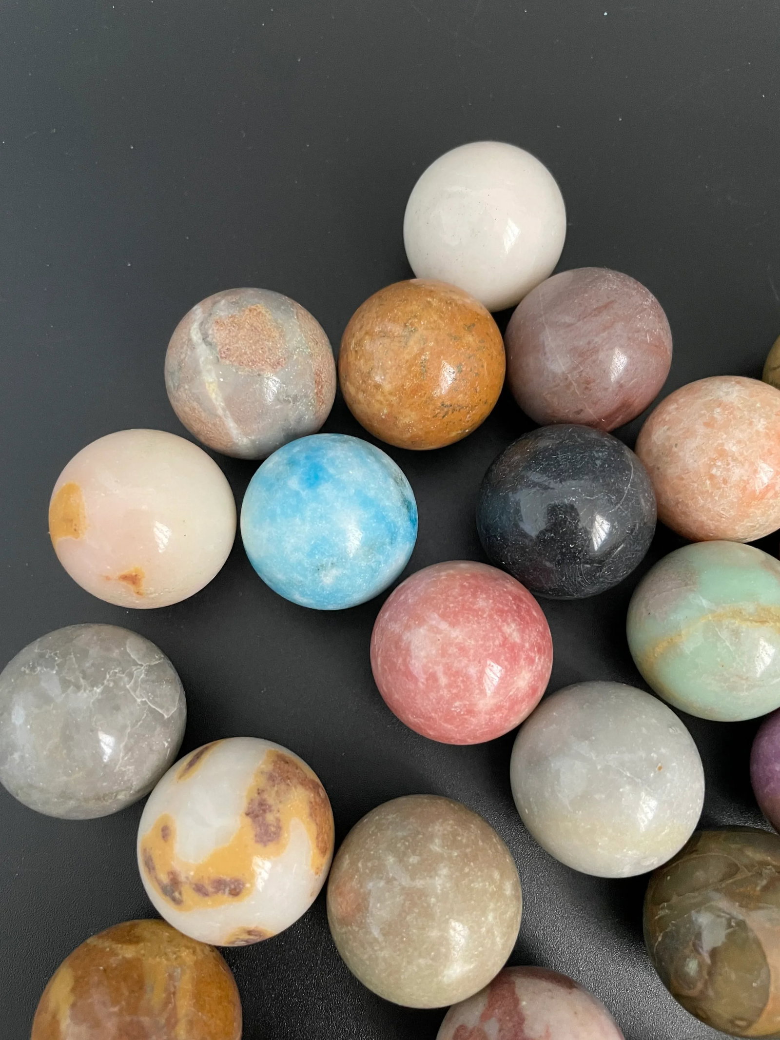 Collection of 36 Grand Tour Specimen Marble Balls - 4
