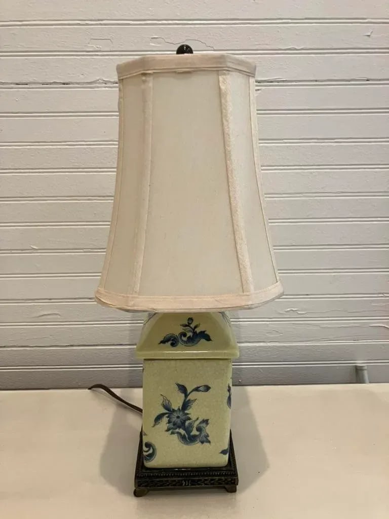 Vintage Blue & White Porcelain Lamp With Crest Motif on Brass Base, 1960s-1970s - 5