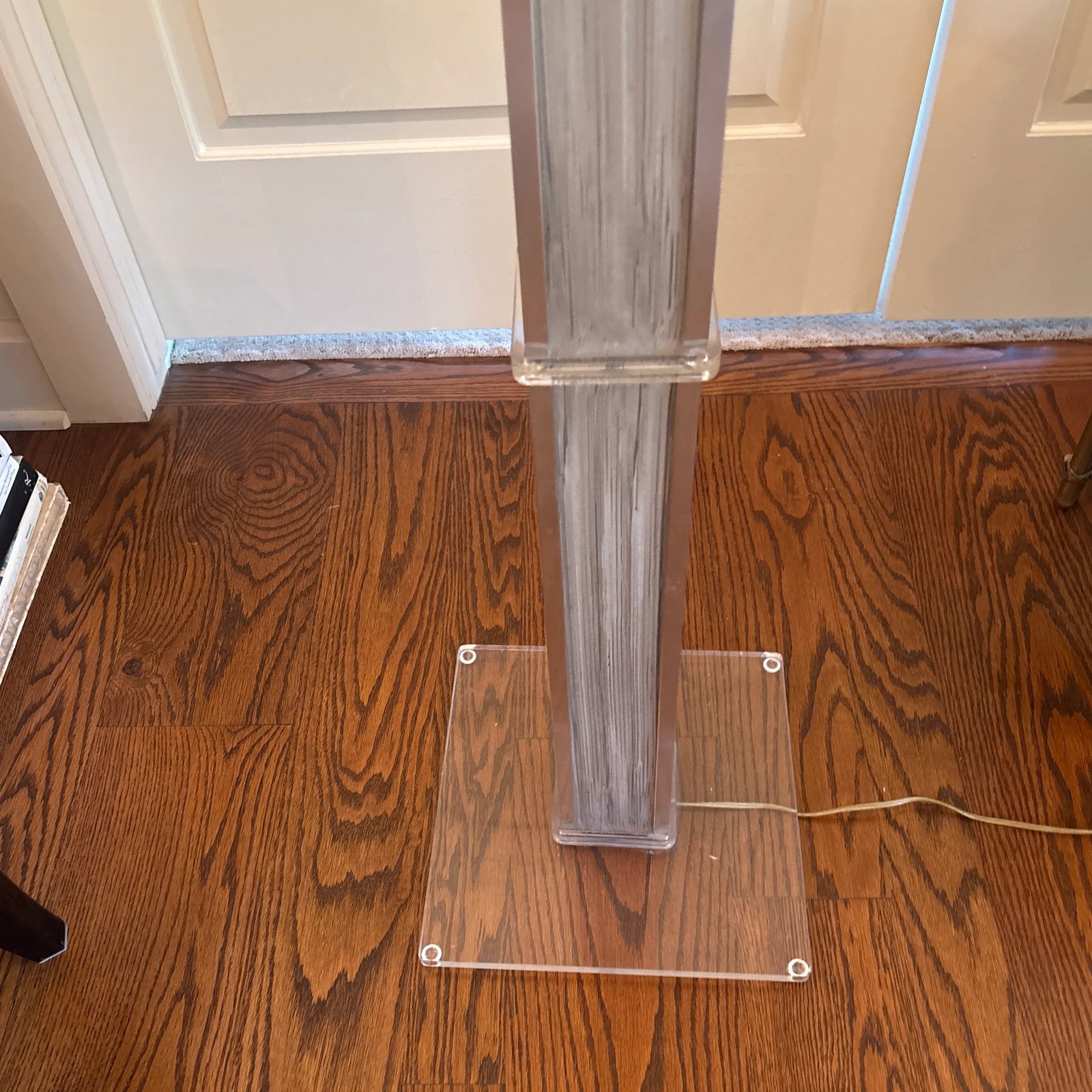 1980s Post Modern Lucite Floor Lamp - 6