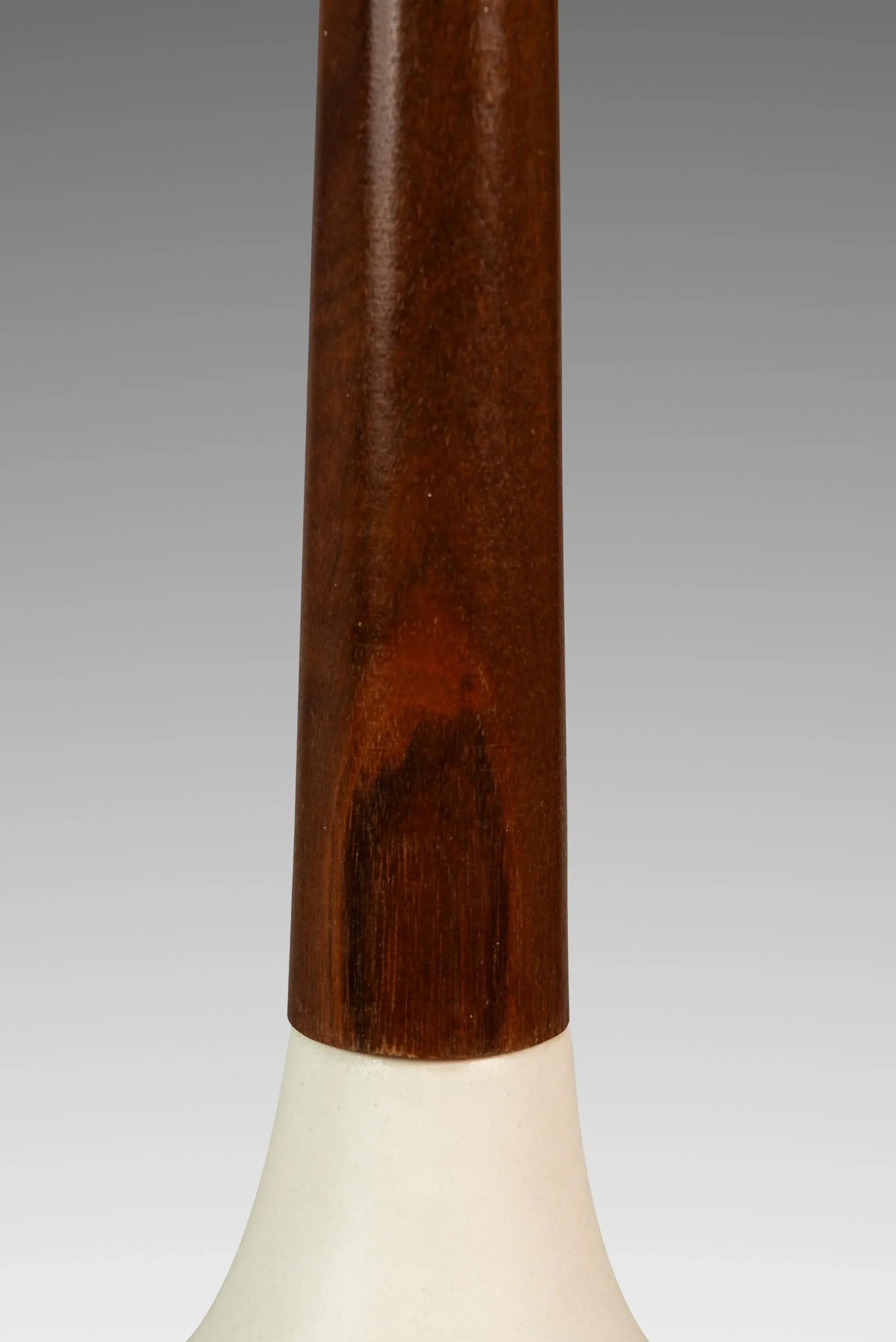 Mid-Century Modern Elongated Teardrop Table Lamp in Walnut & Porcelain, Usa, C. 1960's - 11