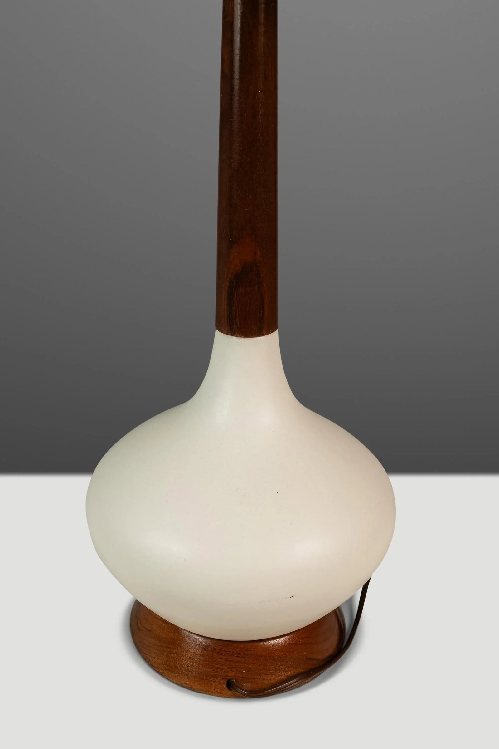Mid-Century Modern Elongated Teardrop Table Lamp in Walnut & Porcelain, Usa, C. 1960's - 12