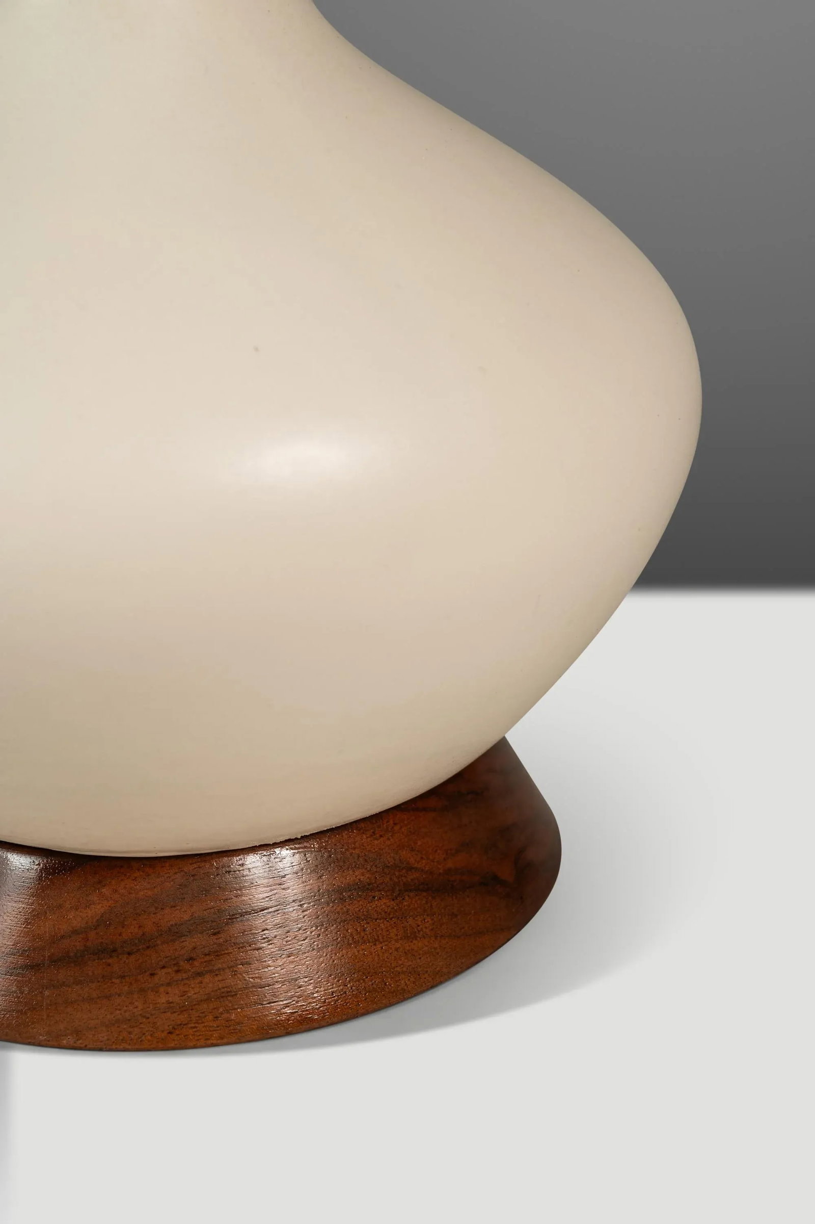 Mid-Century Modern Elongated Teardrop Table Lamp in Walnut & Porcelain, Usa, C. 1960's - 14