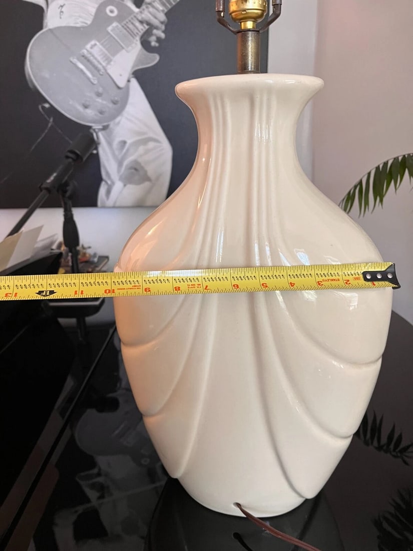 Large 1980s Art Deco Revival Minimalist Off-White Table Lamp With Wrapped Texture - 4