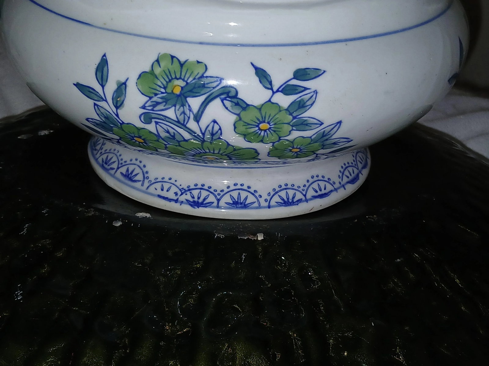 Vintage Scalloped Edge Ceramic Planter Pot With Blue and Green Floral Pattern - 4