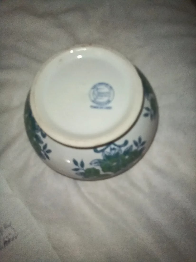 Vintage Scalloped Edge Ceramic Planter Pot With Blue and Green Floral Pattern - 7