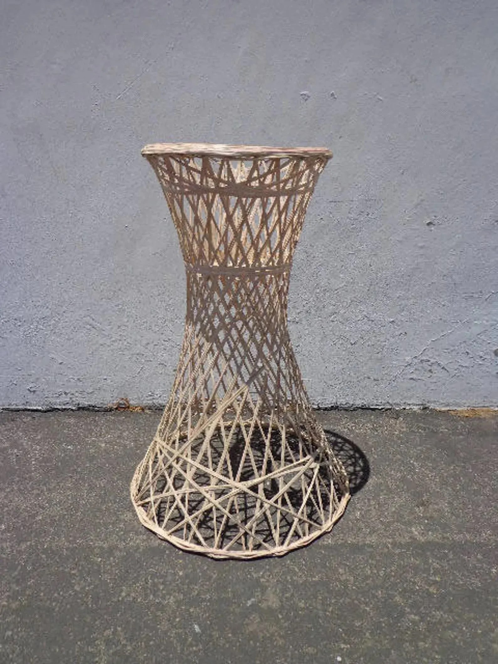 Mid 20th Century Spun Fiberglass Woodard Plant Stand, Attributed - 2