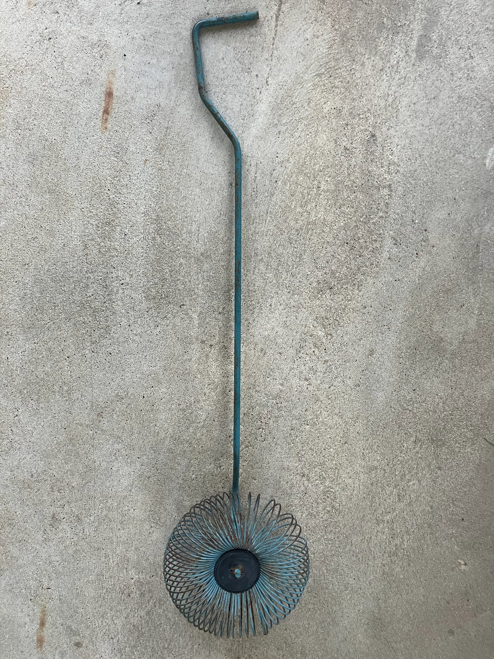 1950s Mid Century Sculptural Pecan Gatherer Wall Art in Turquoise - 2