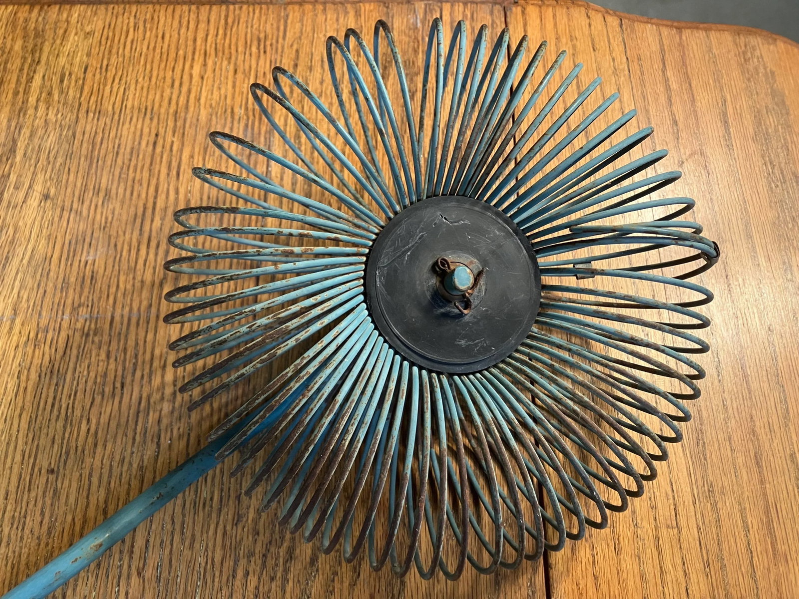 1950s Mid Century Sculptural Pecan Gatherer Wall Art in Turquoise - 3