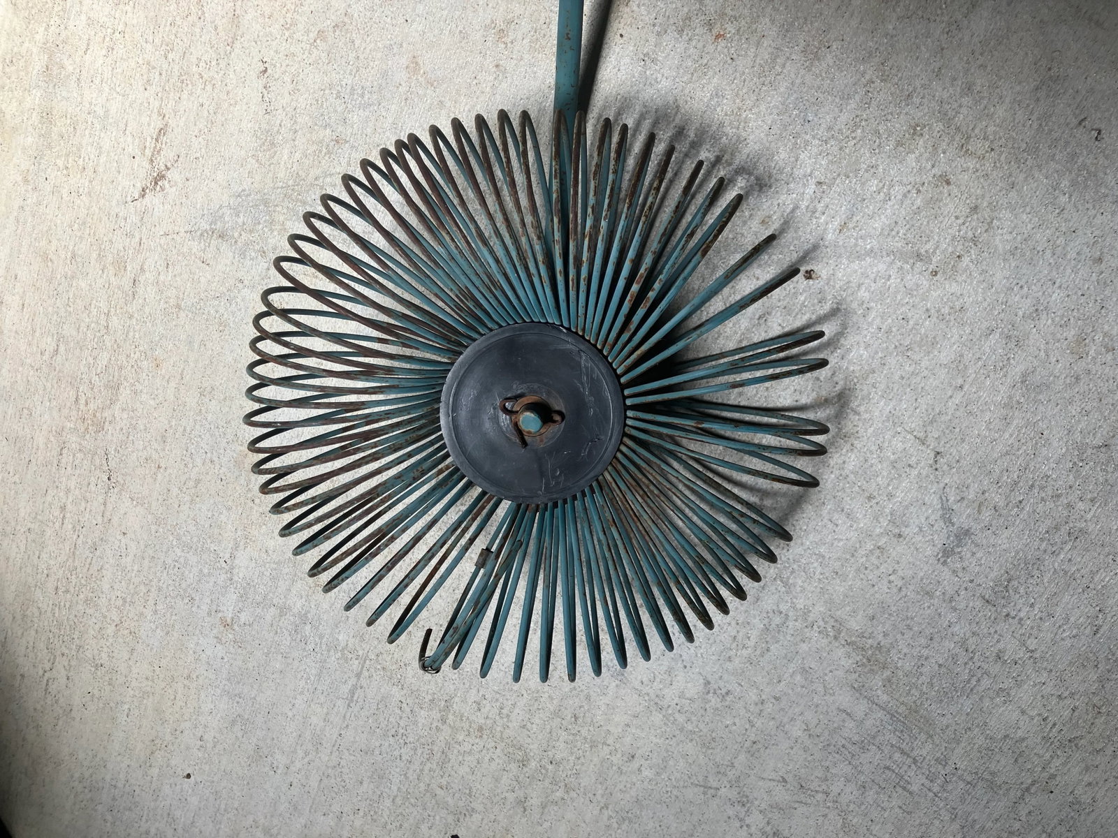 1950s Mid Century Sculptural Pecan Gatherer Wall Art in Turquoise - 4