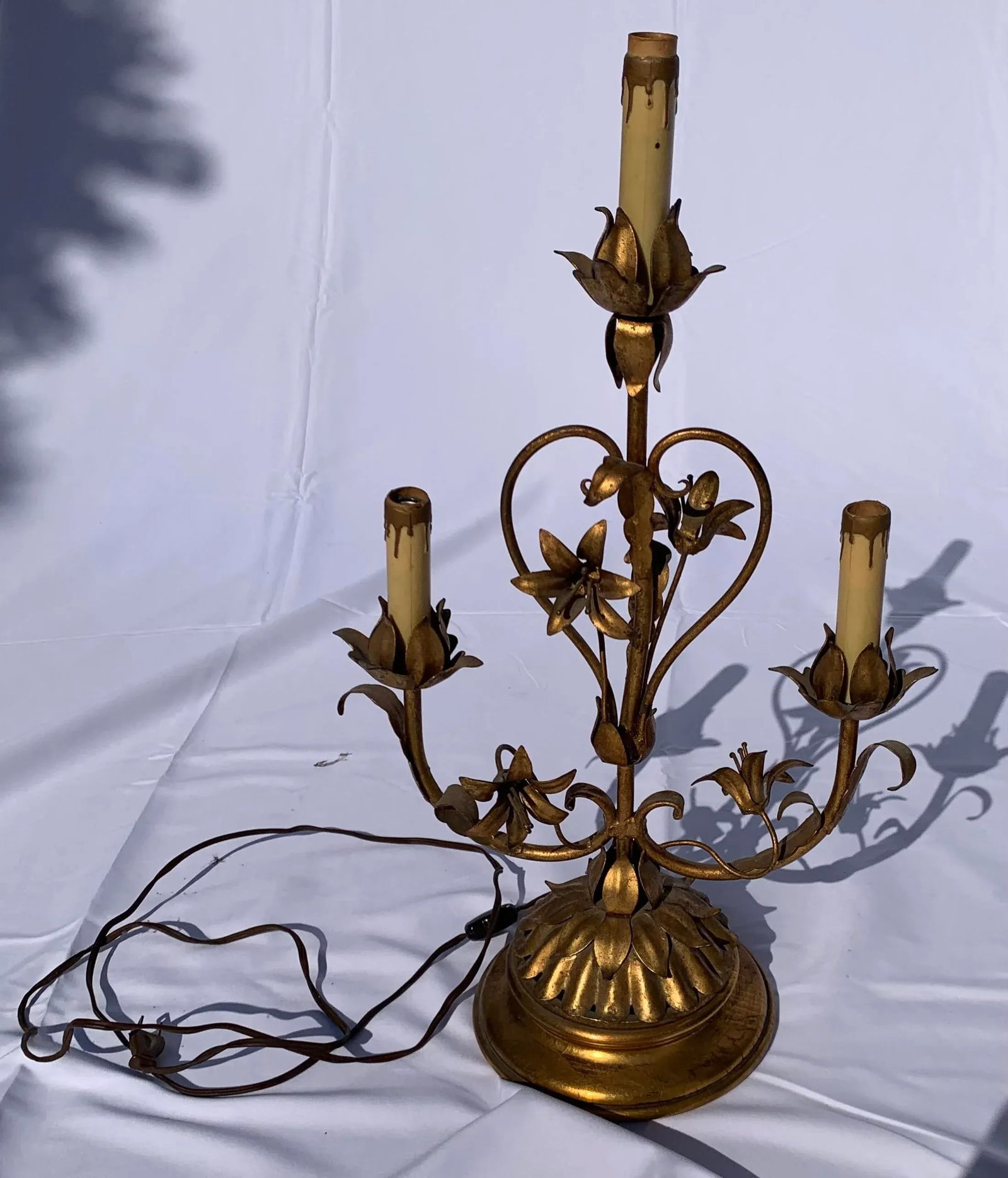Mid 20th Century Mid-Century Brass 3 Light Floral Desk Lamp - 9