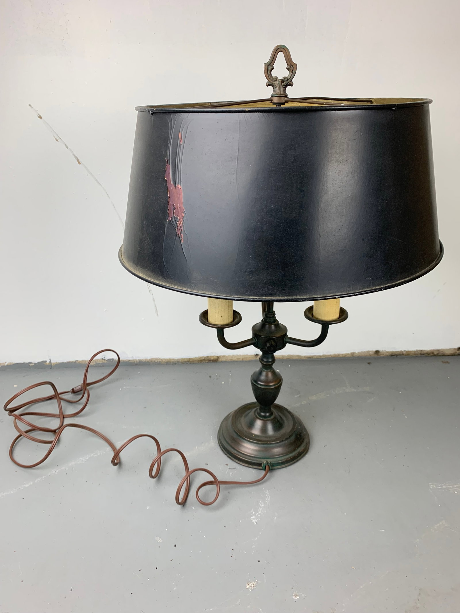Vintage 3 Candle French Empire-Style Brass Bouillotte Desk Lamp - 8