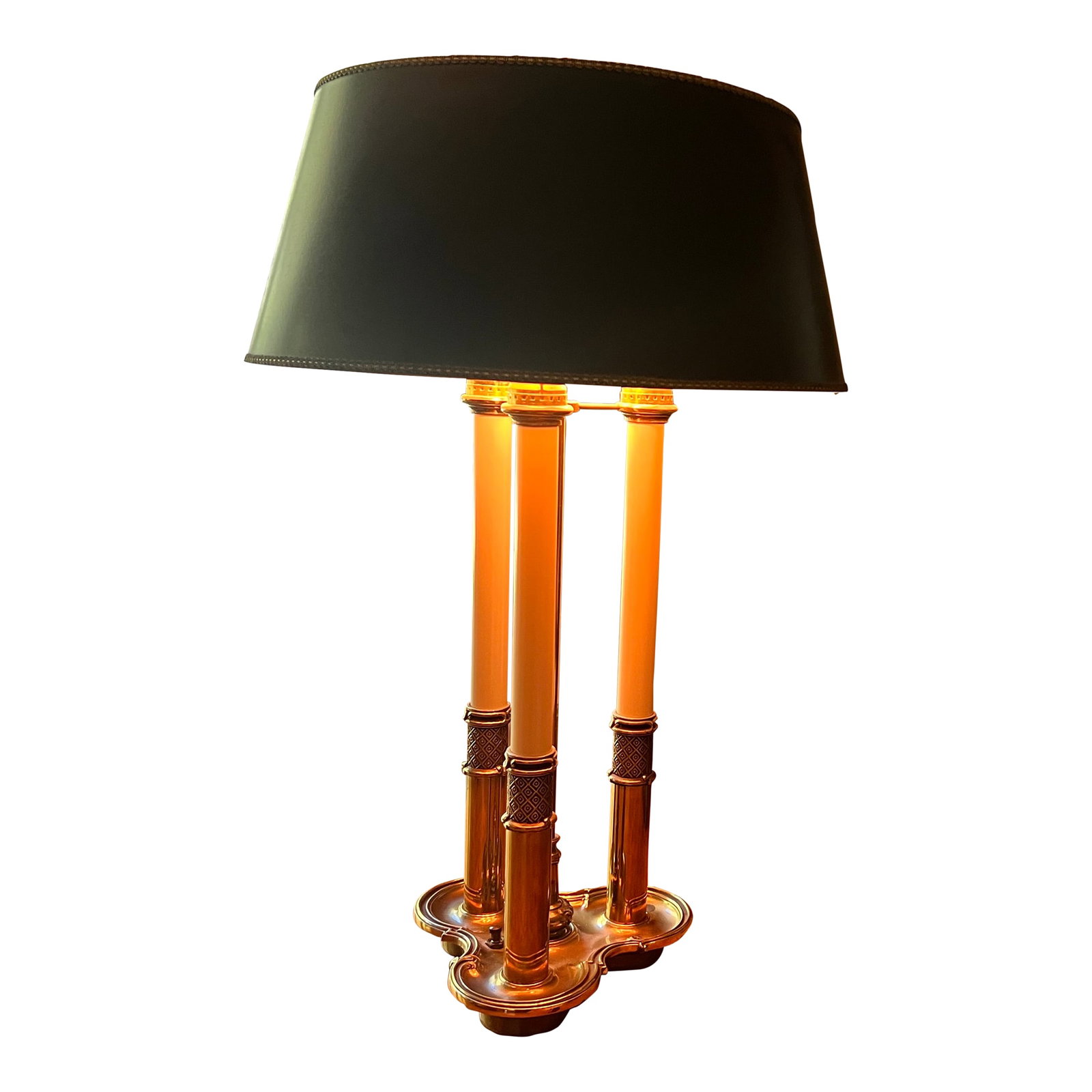 Vintage Stiffel Brass Bouillotte Table Lamp, Three-Light, Adjustable Black Tole Shade: Elegant vintage Stiffel bouillotte table lamp featuring a solid brass base and adjustable black tole shade. Classic three-light configuration with refined neoclassical detailing, characteristic of