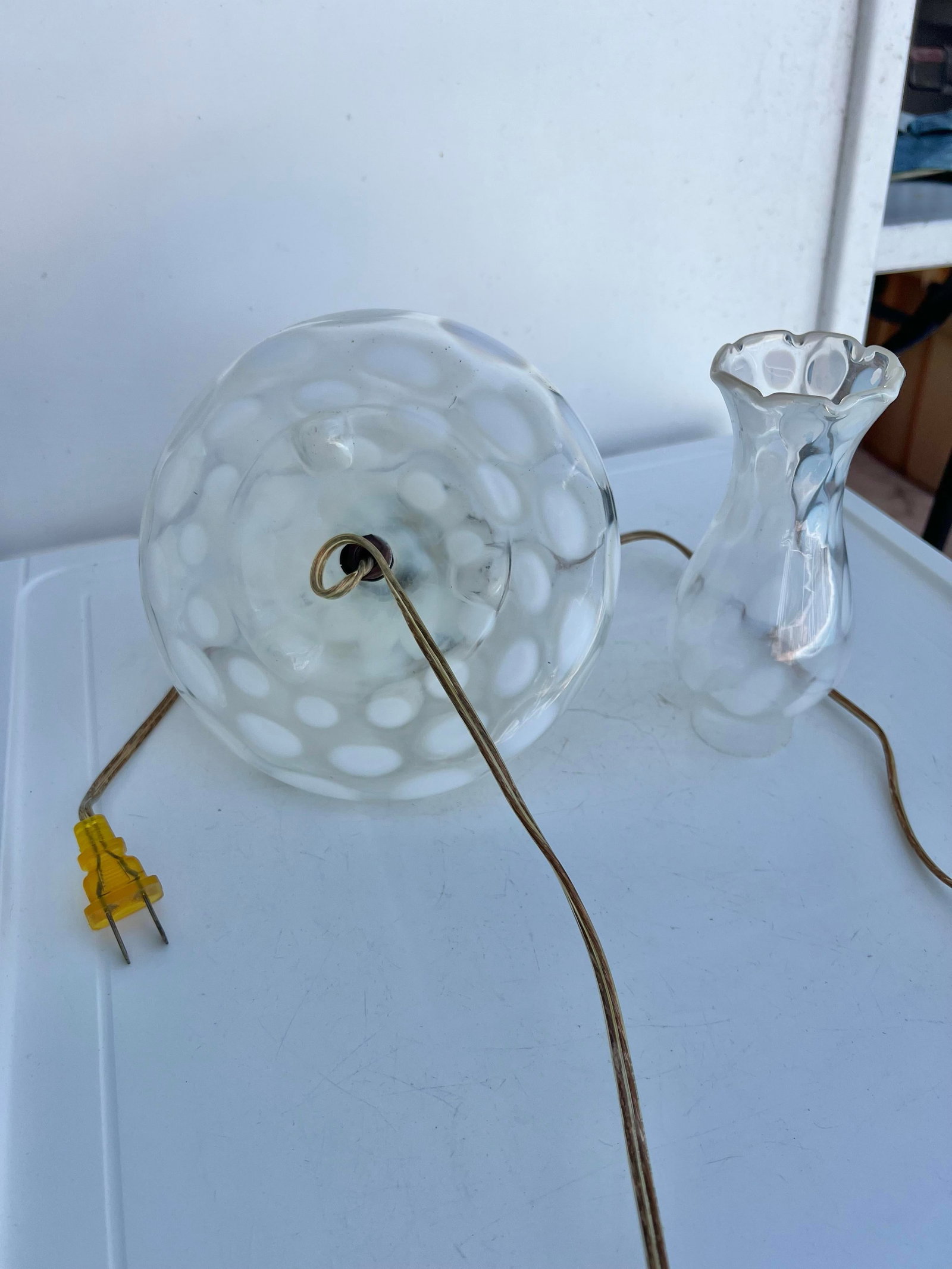 Vintage Pair of White Coin Dot Glass Pancake Fenton Boudoir Style Lamp - 2 - 11