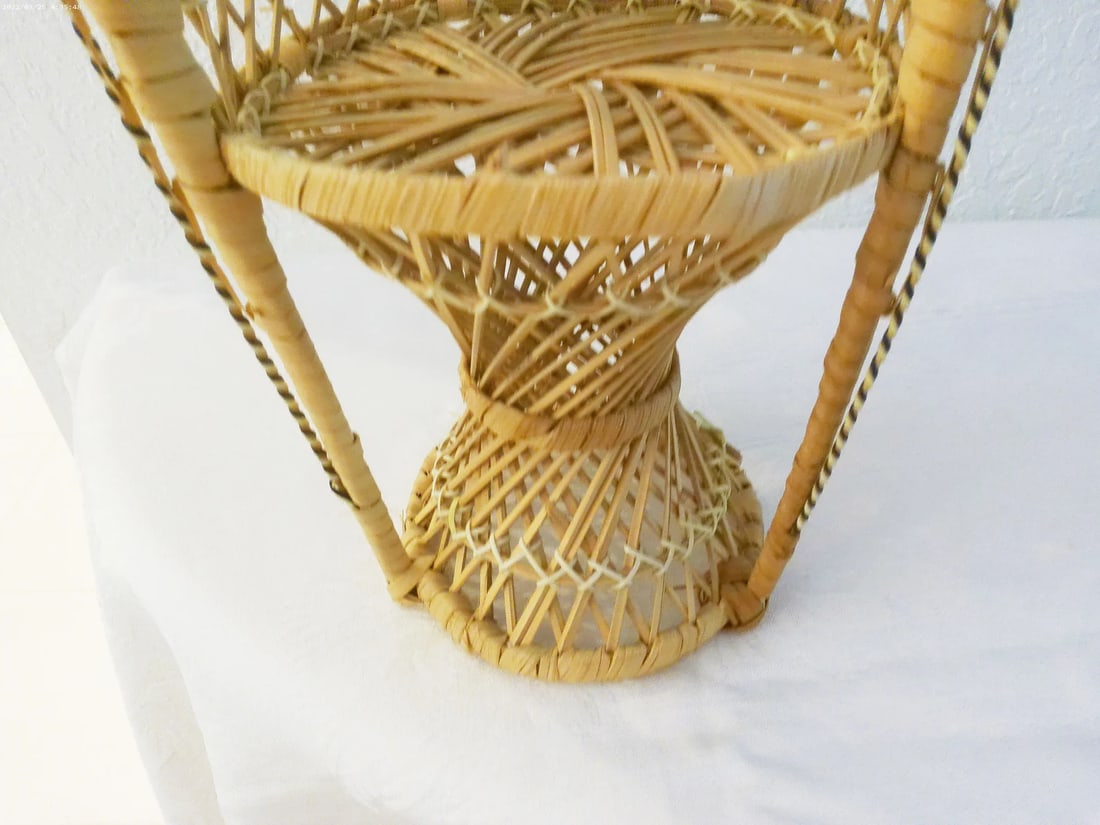 1970s Wicker Peacock Chair Plant Stand - 2