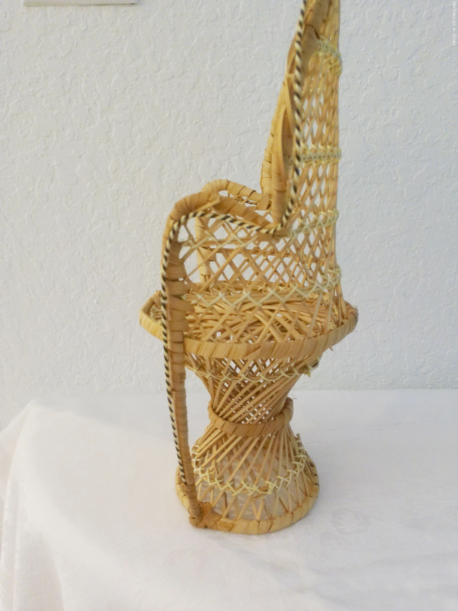 1970s Wicker Peacock Chair Plant Stand - 4