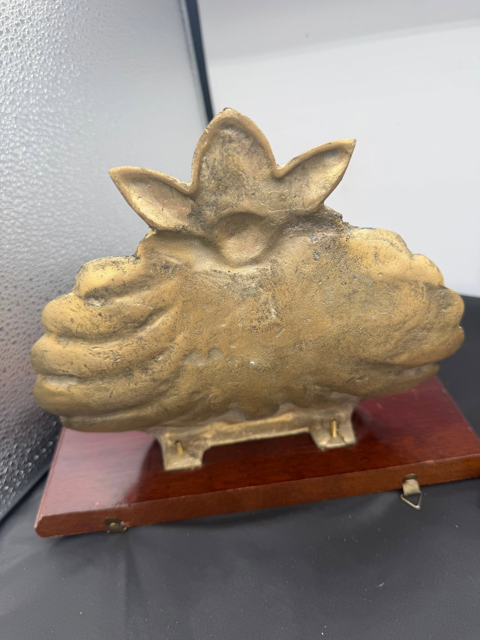 1980s Pair of Brass and Mahogany Shell Wall Brackets - 8
