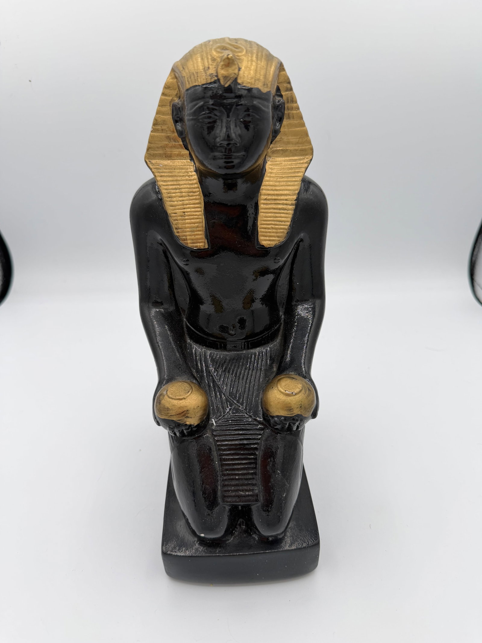 1930s Egyptian Revival Black Ceramic With Gold Highlights Egyptian Statue or Figurine - 7