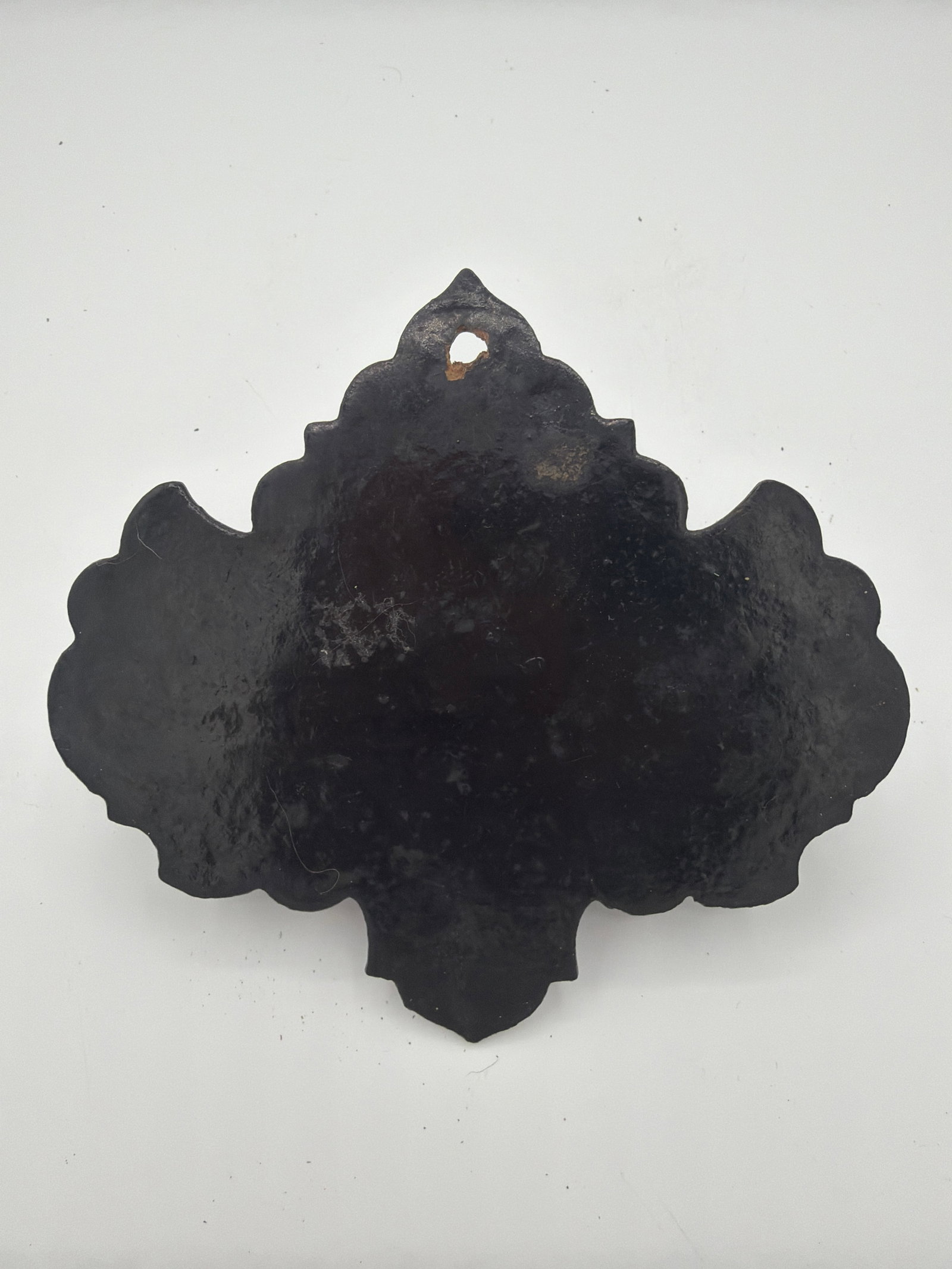 Late 19th Century A Wall Mointed Victorian Chinoiserie or Japanese Pipe Rack in Black. Lacquer - 4