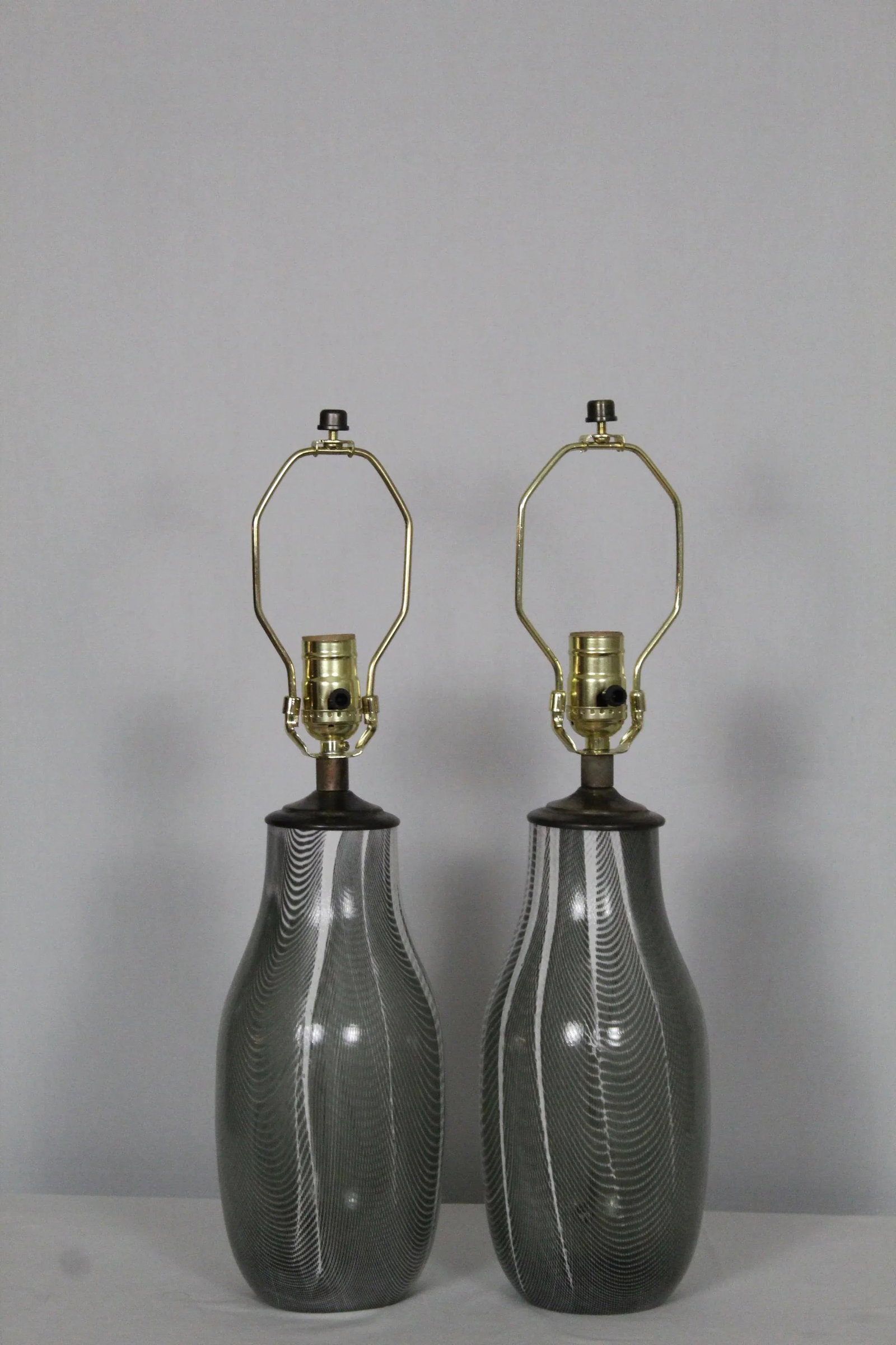 Mid 20th Century Petite Herringbone Murano Lamps - a Pair - 10