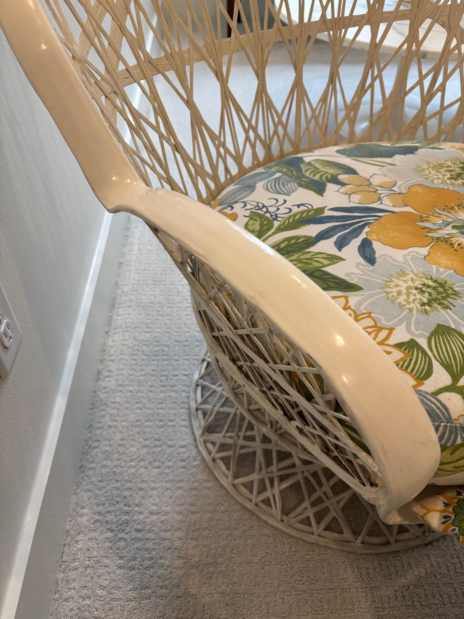 Mid-Century Palm Beach Style / Palm Springs Style Russell Woodard Spun Fiberglass Swivel Rocker Loun - 11