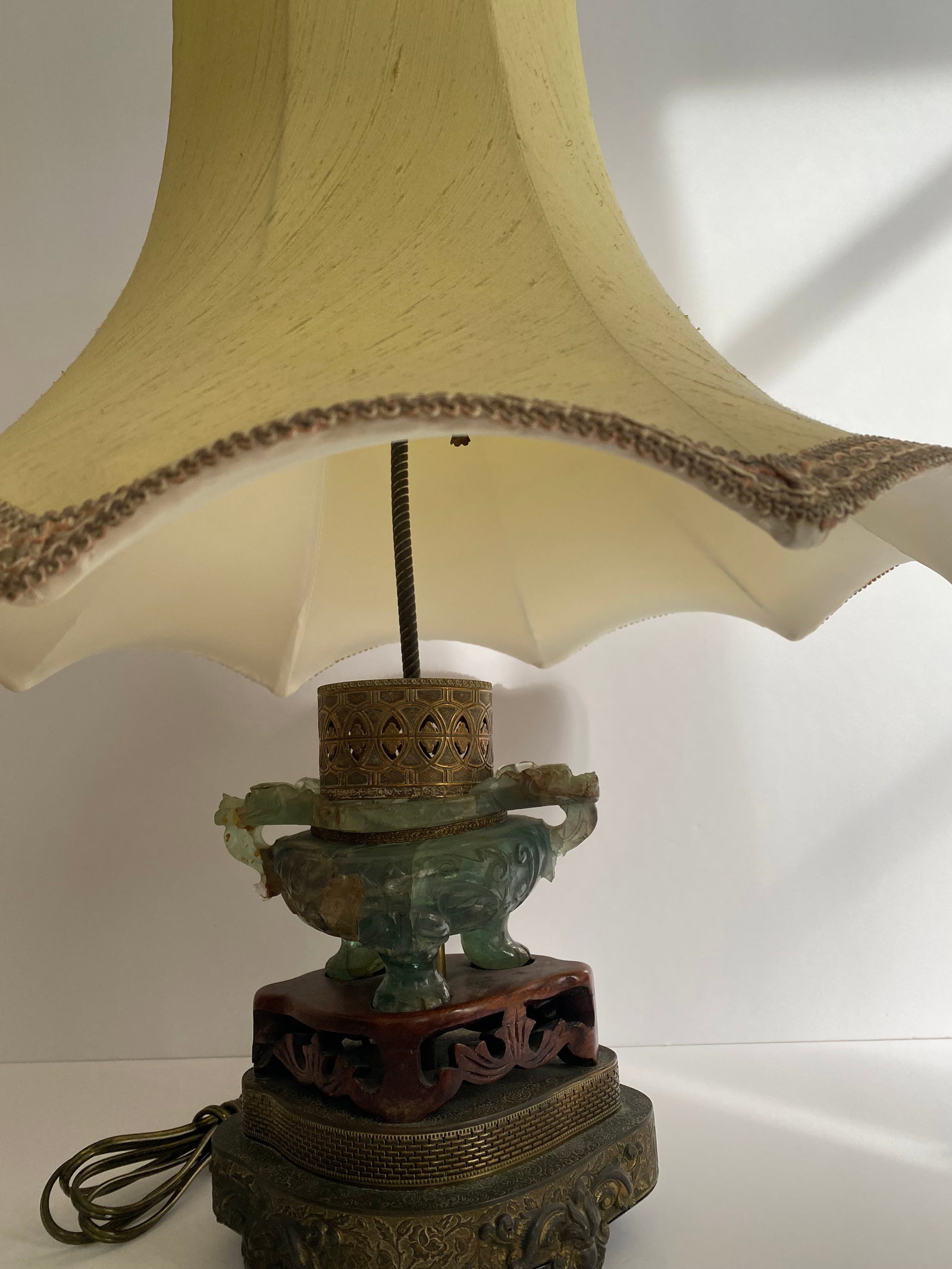 1930s Chinese Carved Jadite Lamp With Shade - 8
