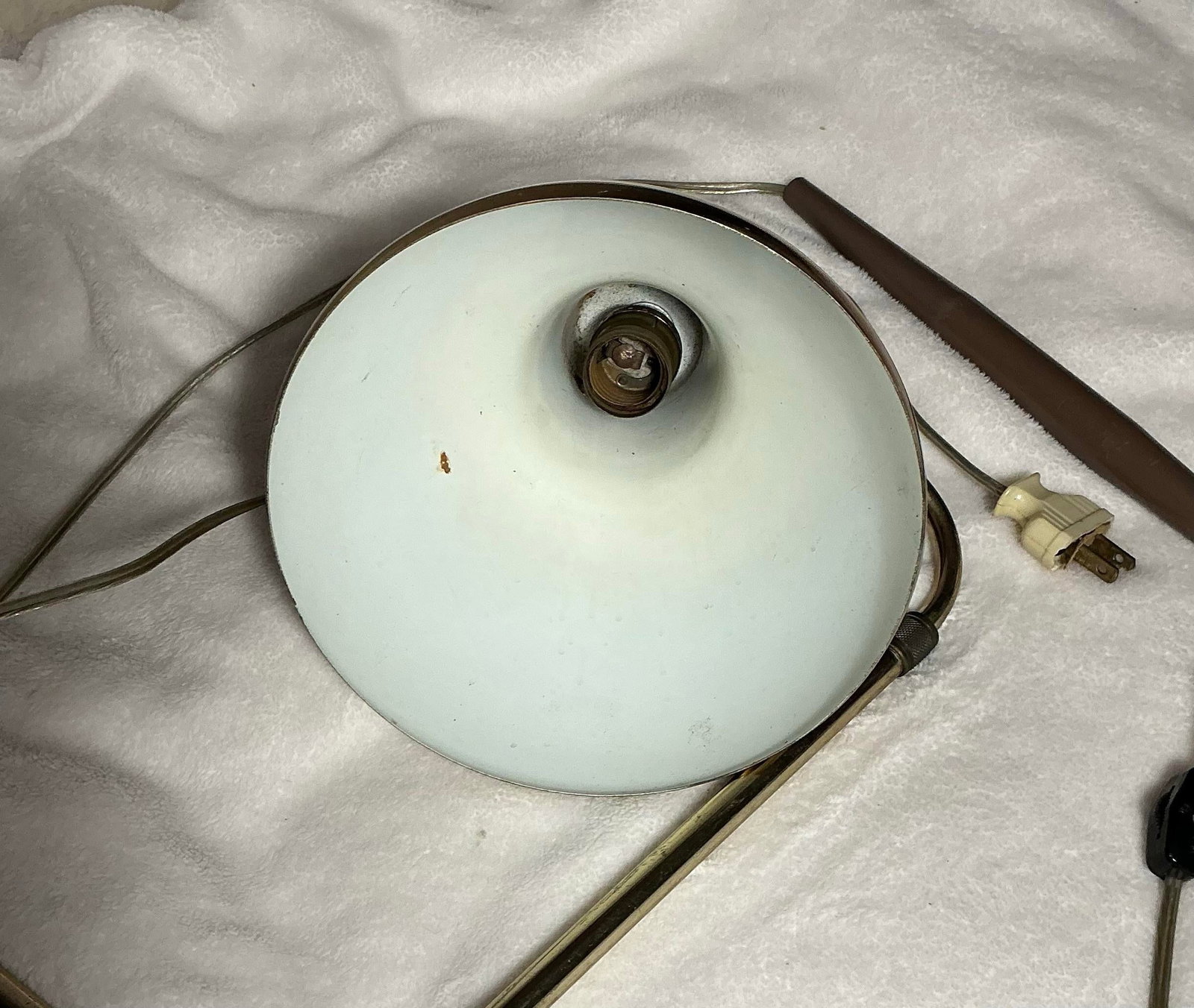 Telescopic Arm Wall Lamp With Brass Metal Shade Attributed to Gunnel Nyman, MCM 1950s - 11