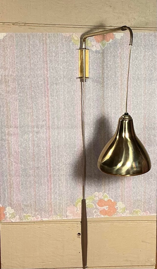 Telescopic Arm Wall Lamp With Brass Metal Shade Attributed to Gunnel Nyman, MCM 1950s - 3