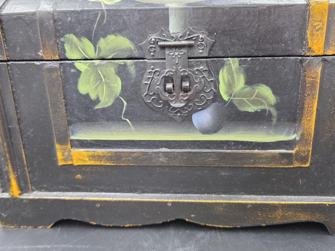 Vintage Hand Painted Wooden Dome Lidded Table Chest - 7