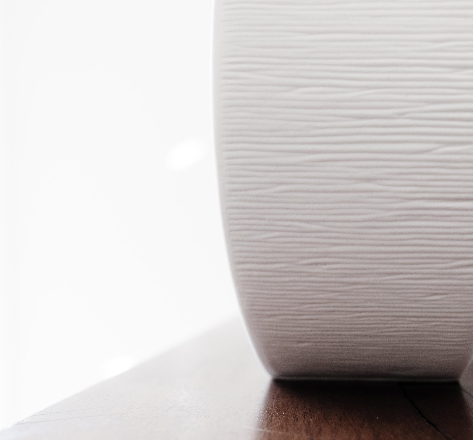 1950s Hans-Theo Baumann for Thomas Germany Matte White Porcelain Op Art Vase - 3