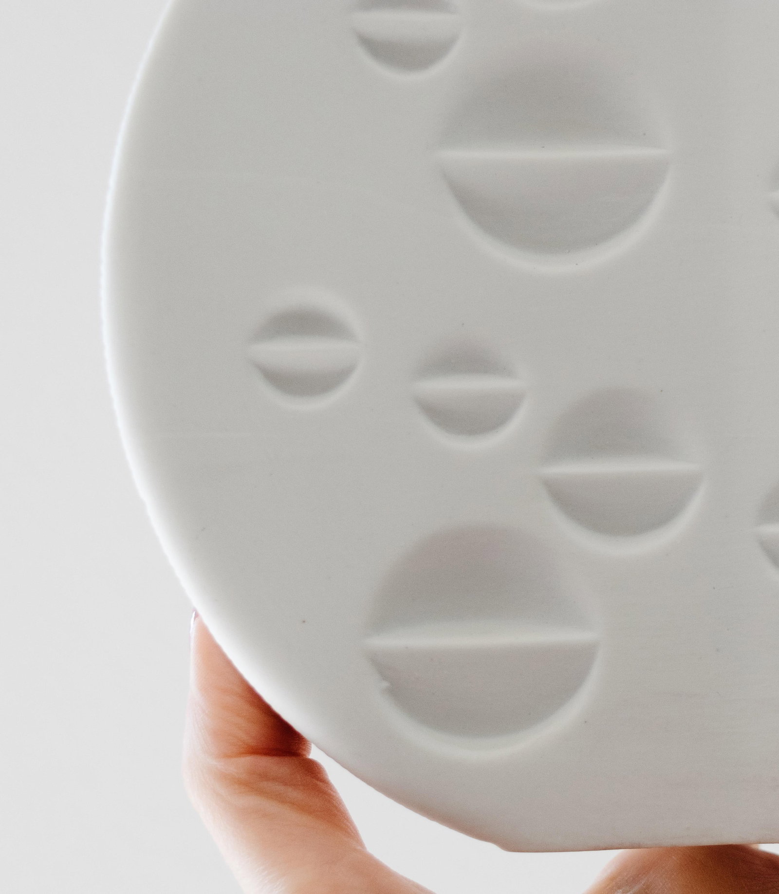 1950s Hans-Theo Baumann for Thomas Germany Matte White Porcelain Op Art Vase - 7