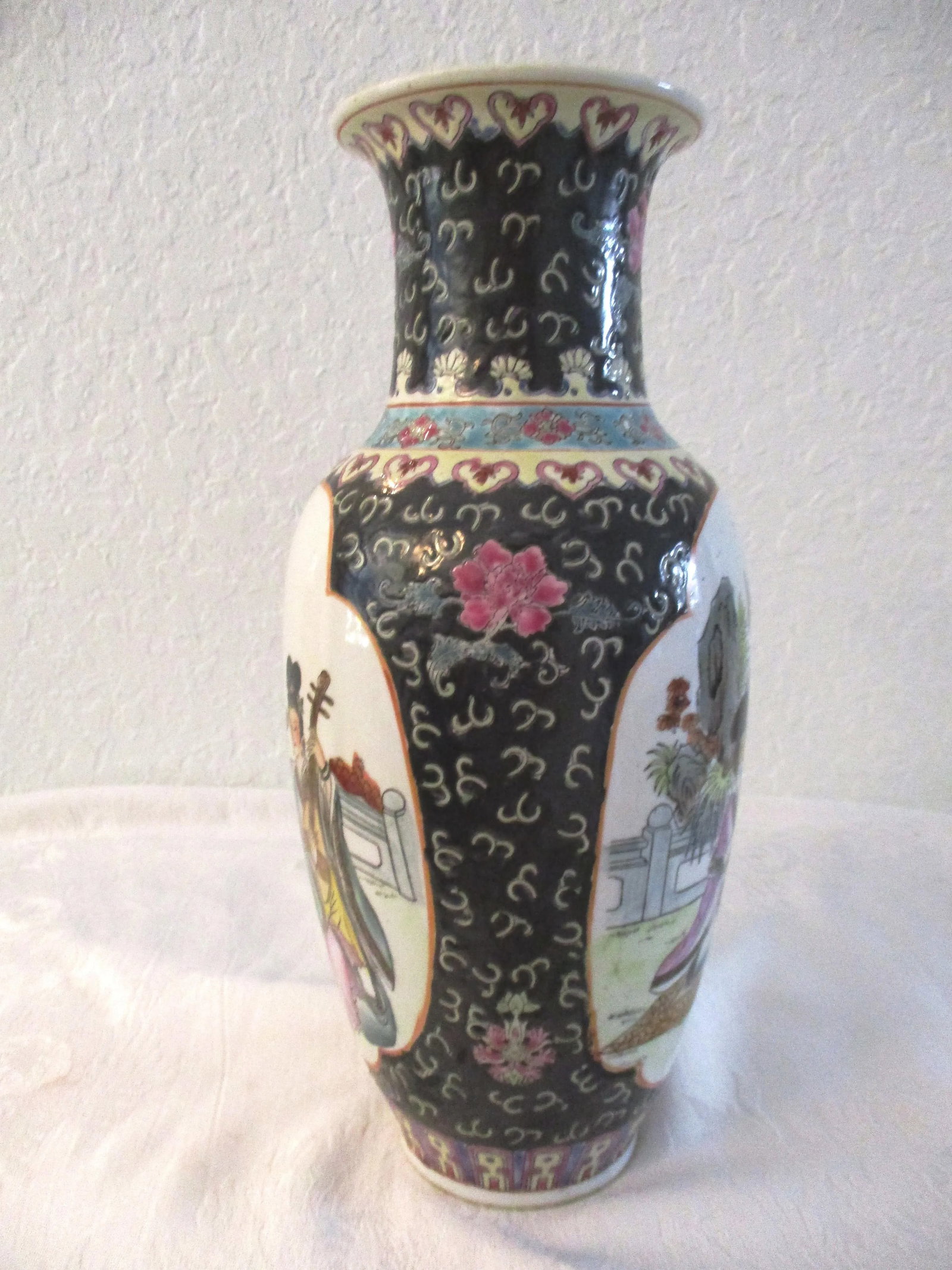 Mid-Century Black Chinese Geisha Floral Vase - 2