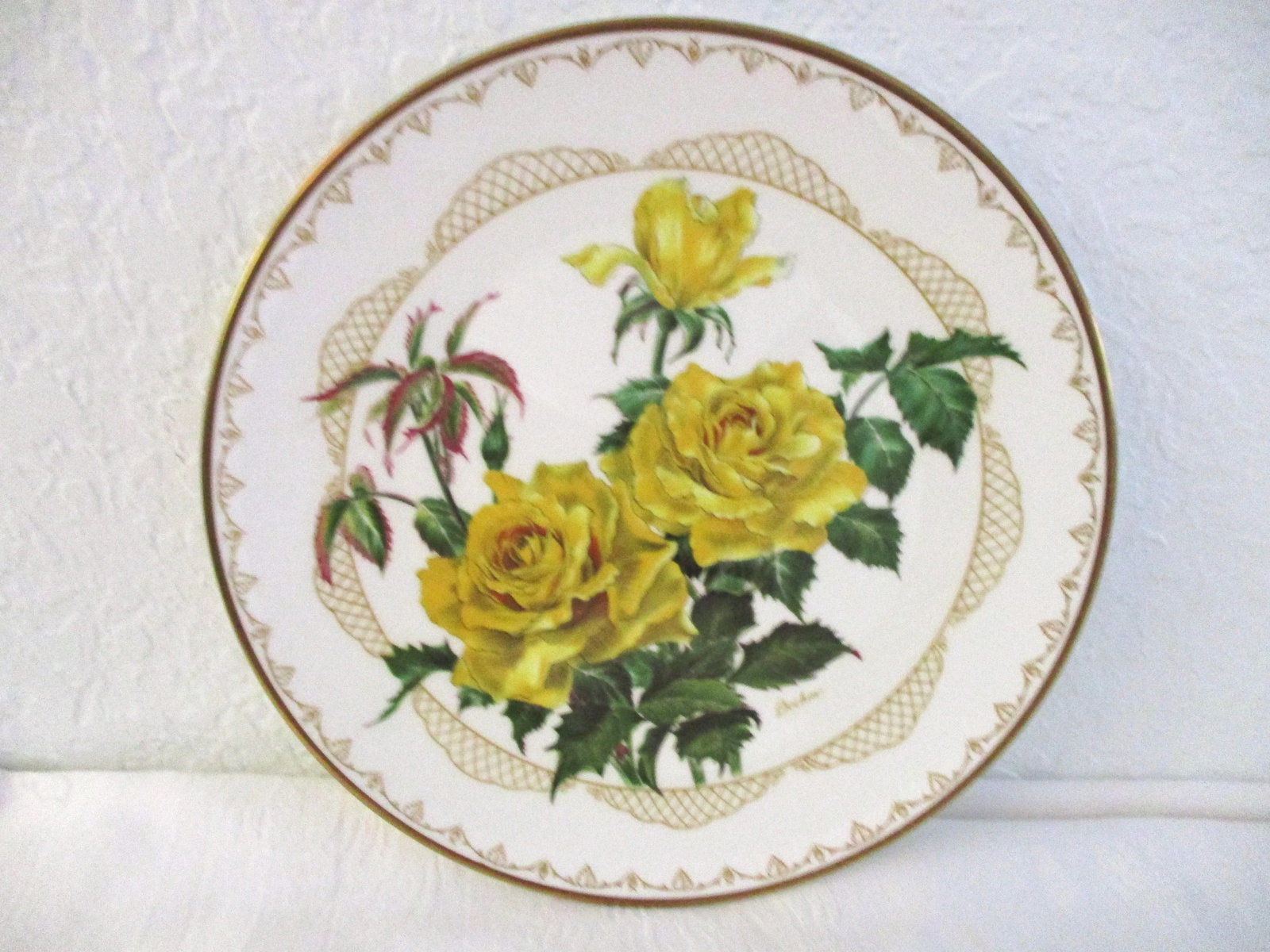 1980s Edward Marshall Boehm Porcelain Roses Plates, a Pair - 2