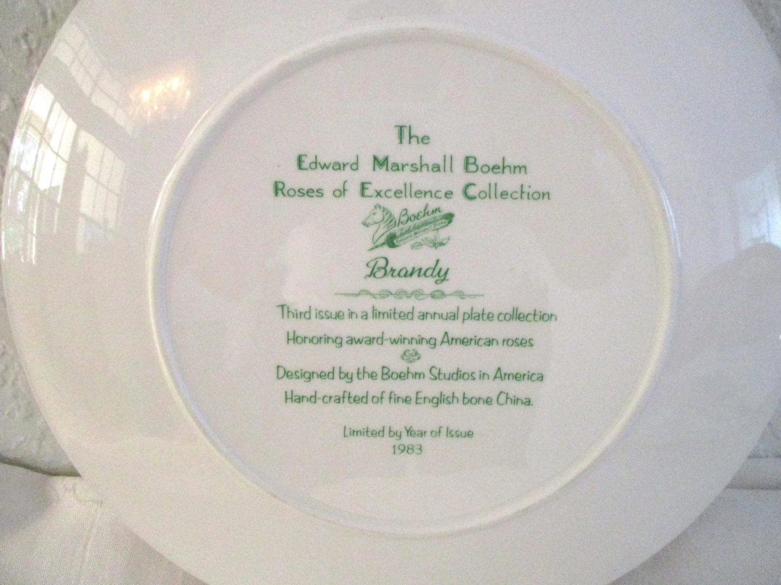 1980s Edward Marshall Boehm Porcelain Roses Plates, a Pair - 9