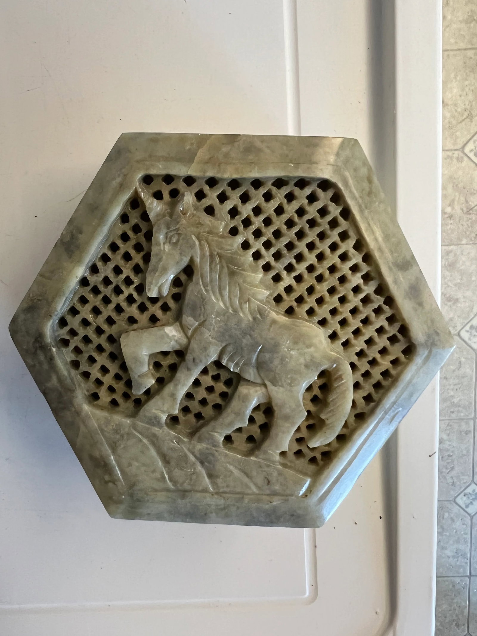 1960s Vintage Soap Stone Marble Unicorn Trinket Box - 10