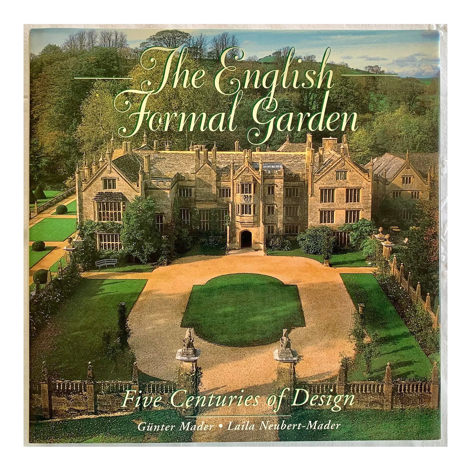 The English Formal Garden Book: The English Formal Garden, by Gunter Mader and Laila Neubert-Mader. London: the Aurum Press, 1997. First printing. A spectacular 232 page survey, covering five centuries of English garden design. Trac