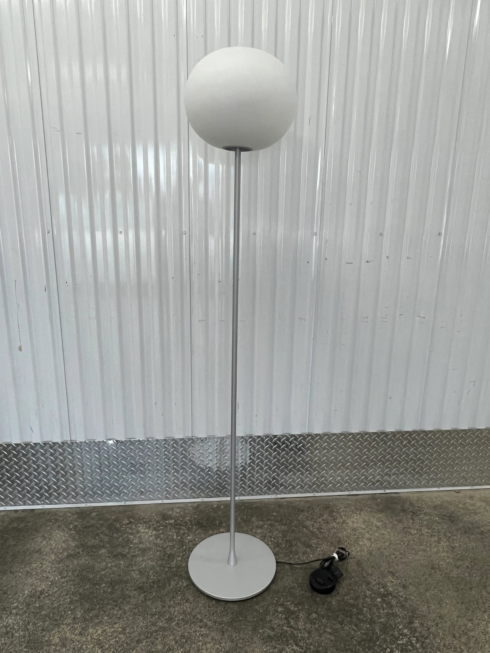 1990s Flos Glow Ball Floor Lamp by Jasper Morrison - 2