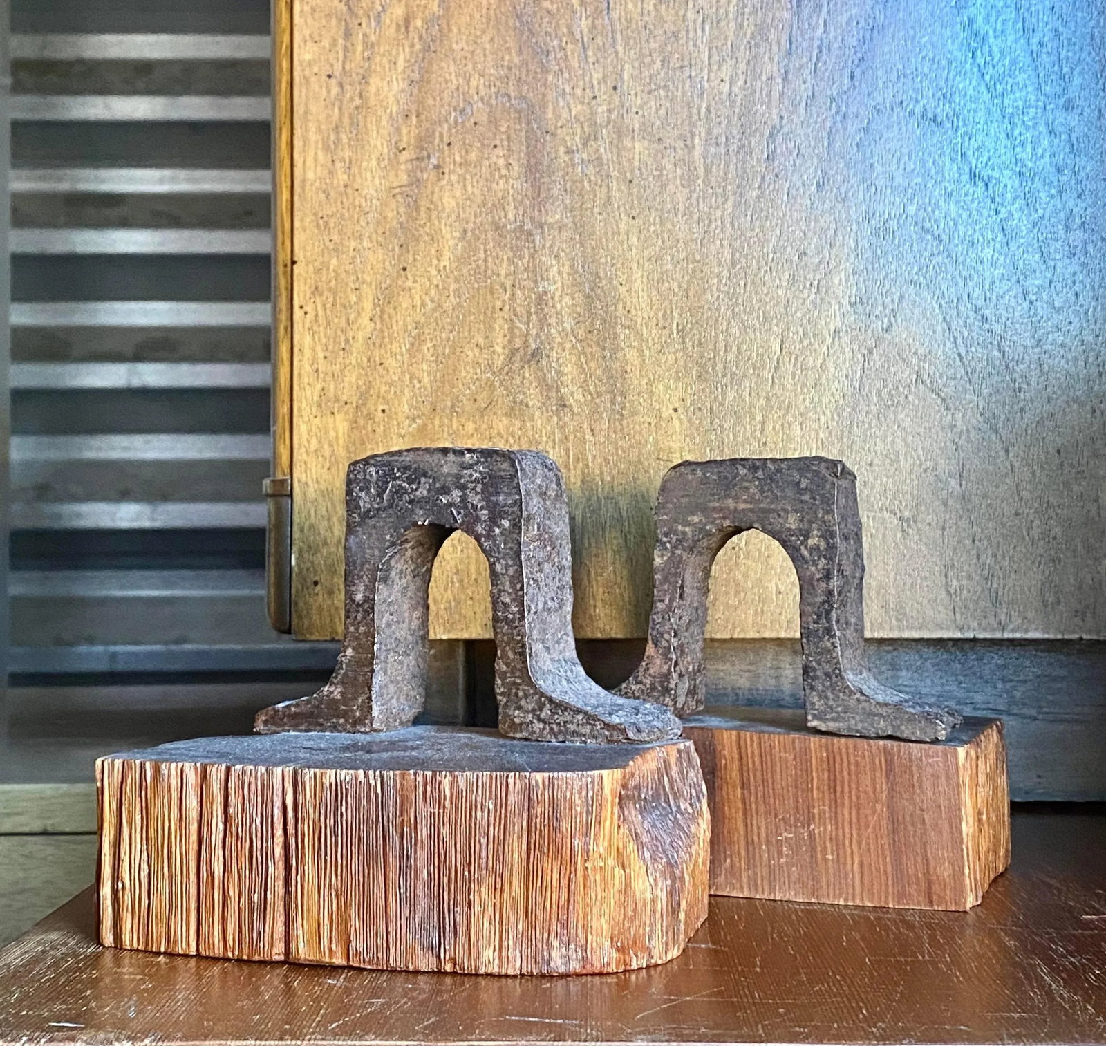 1970s Brutalist Forged Steel Bookends, a Pair (After Don Shoemaker) - 4