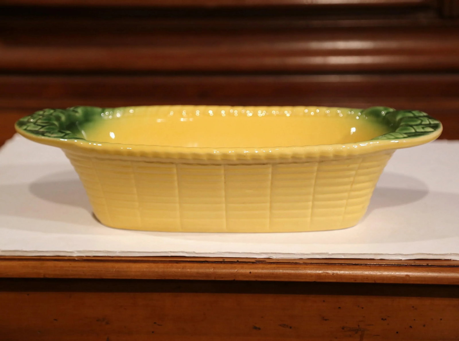 Early 20th Century French Hand-Painted Barbotine Decorative Dish With Handles - 2