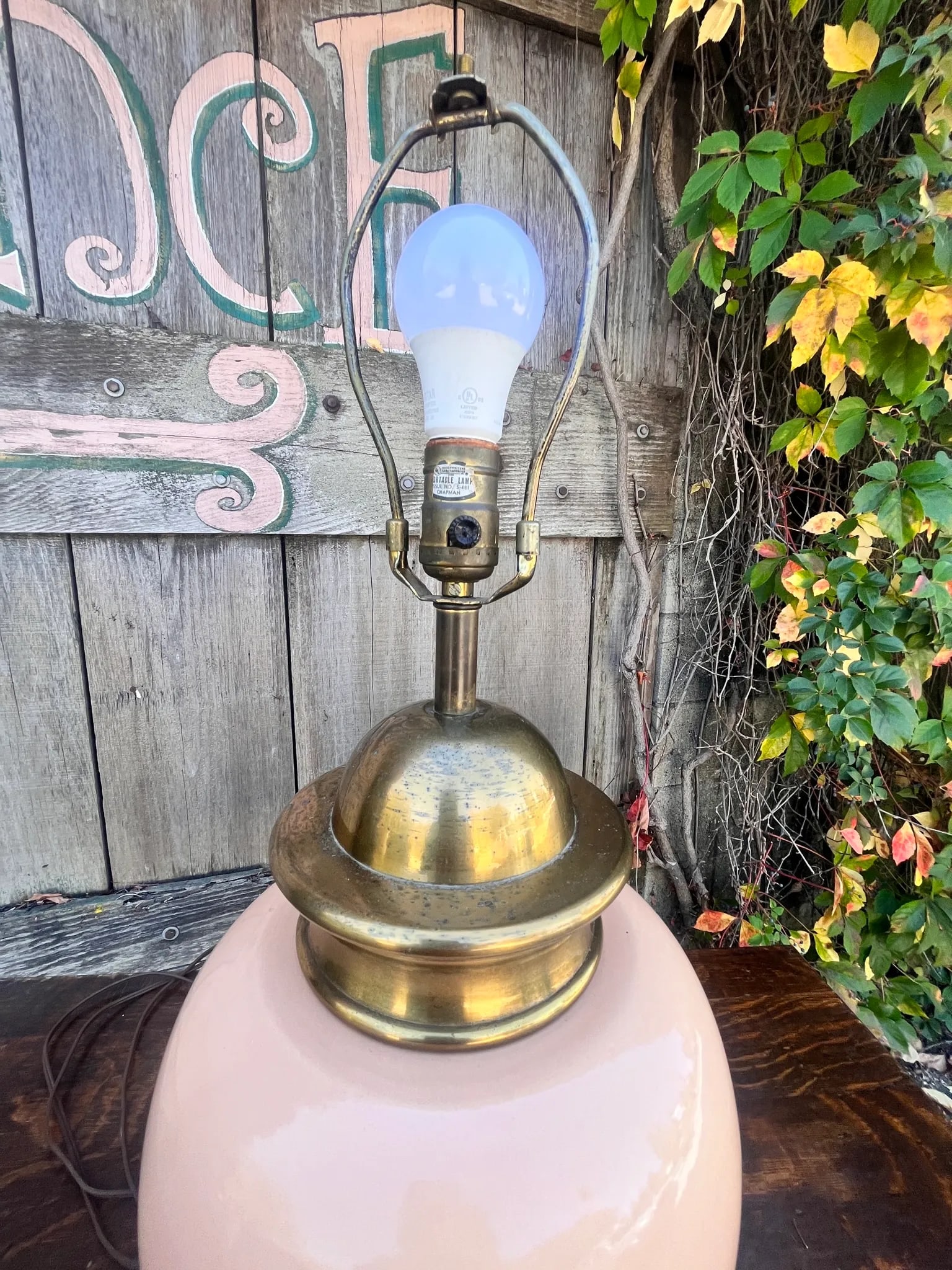 Vintage 1980's Chapman Ceramic and Brass Table Lamp - 10