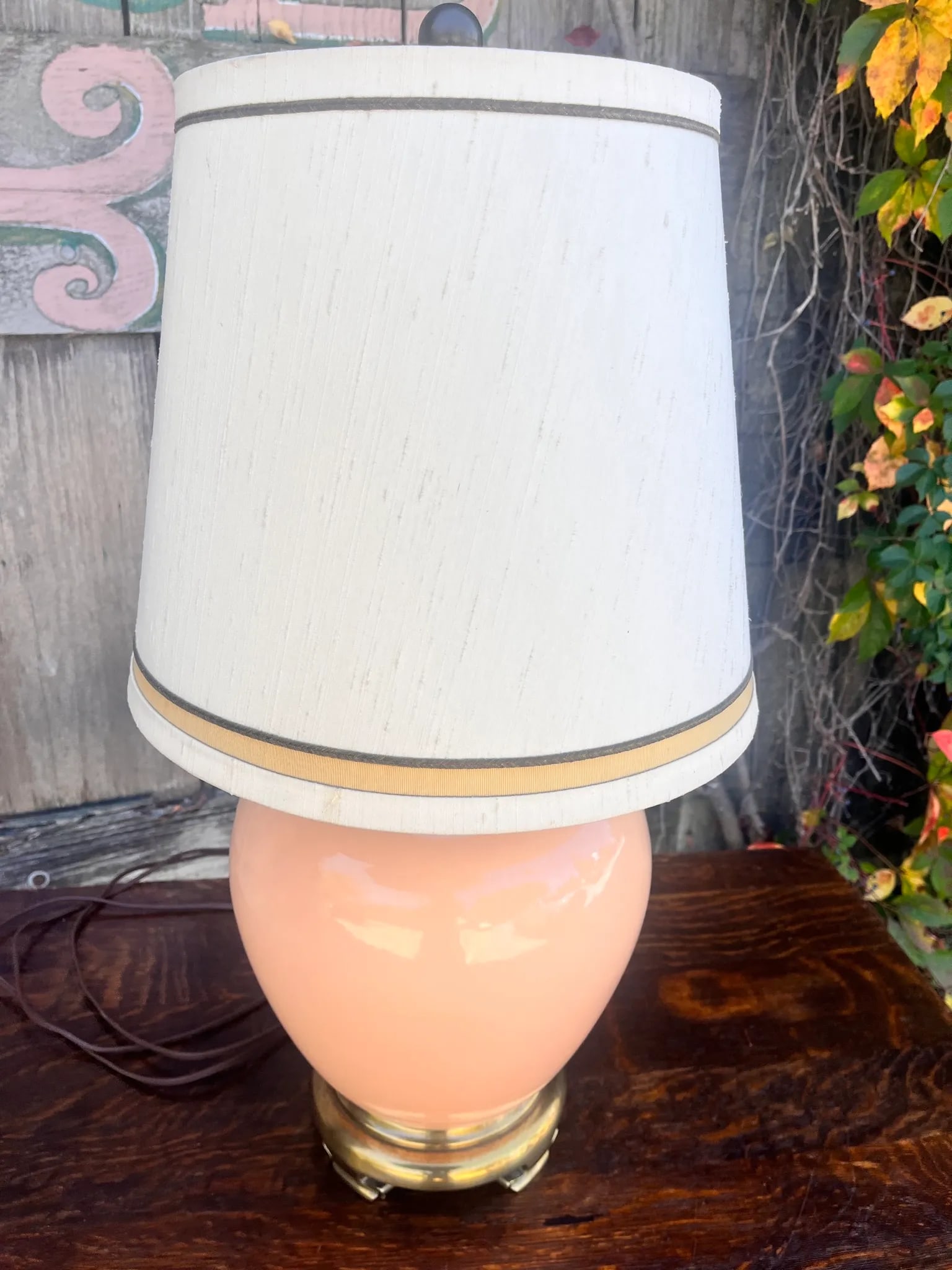 Vintage 1980's Chapman Ceramic and Brass Table Lamp - 4