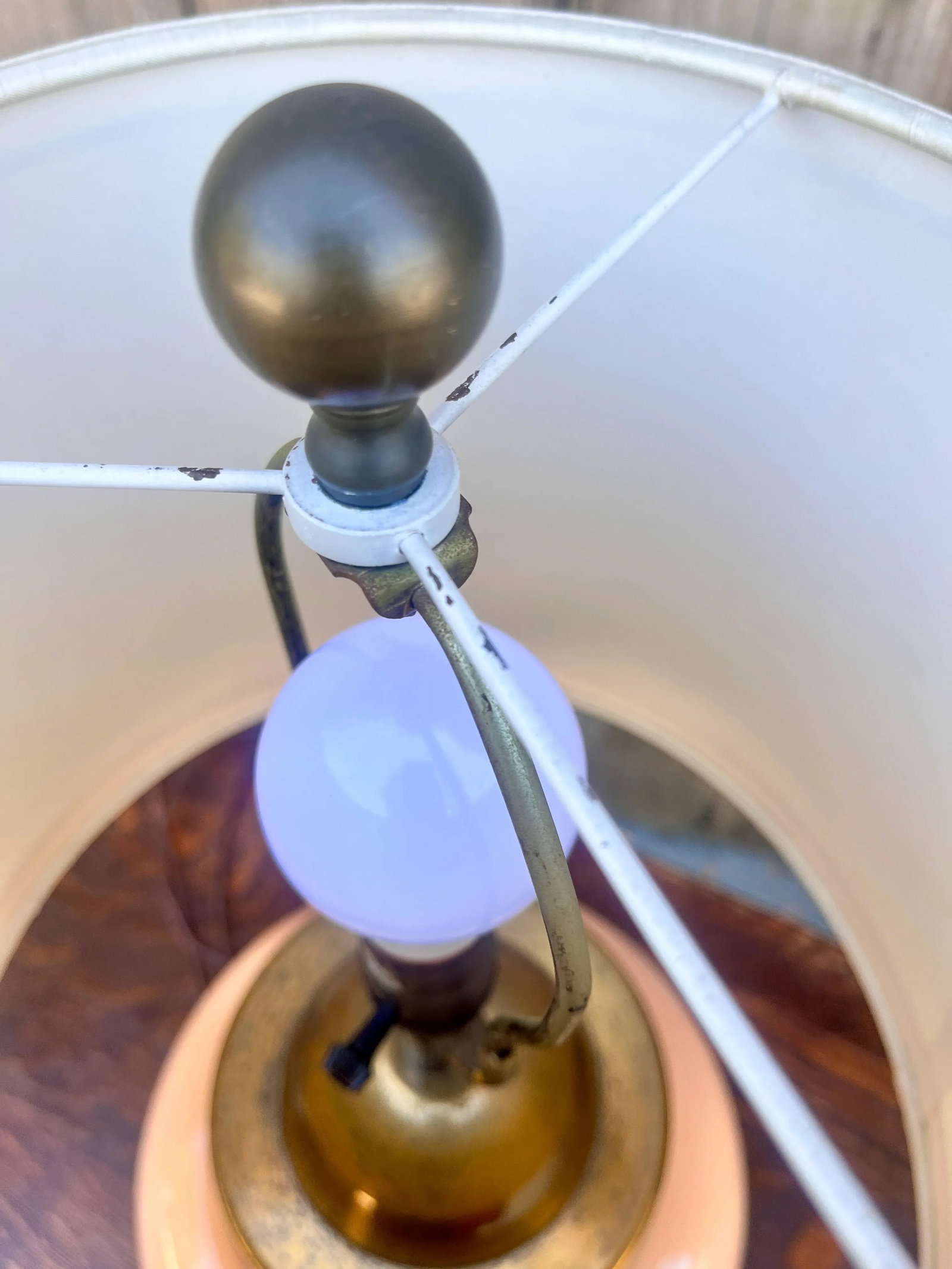 Vintage 1980's Chapman Ceramic and Brass Table Lamp - 9