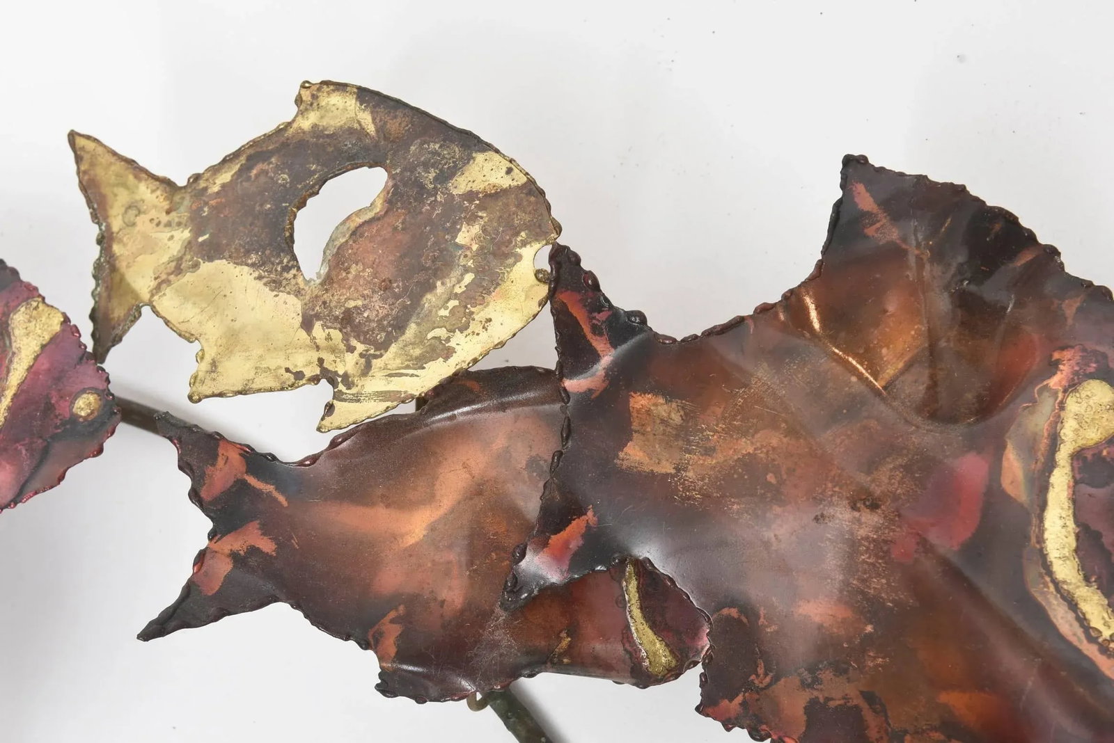 Mid-Century Modern School of Fish Hanging Metal Wall Sculpture - 4