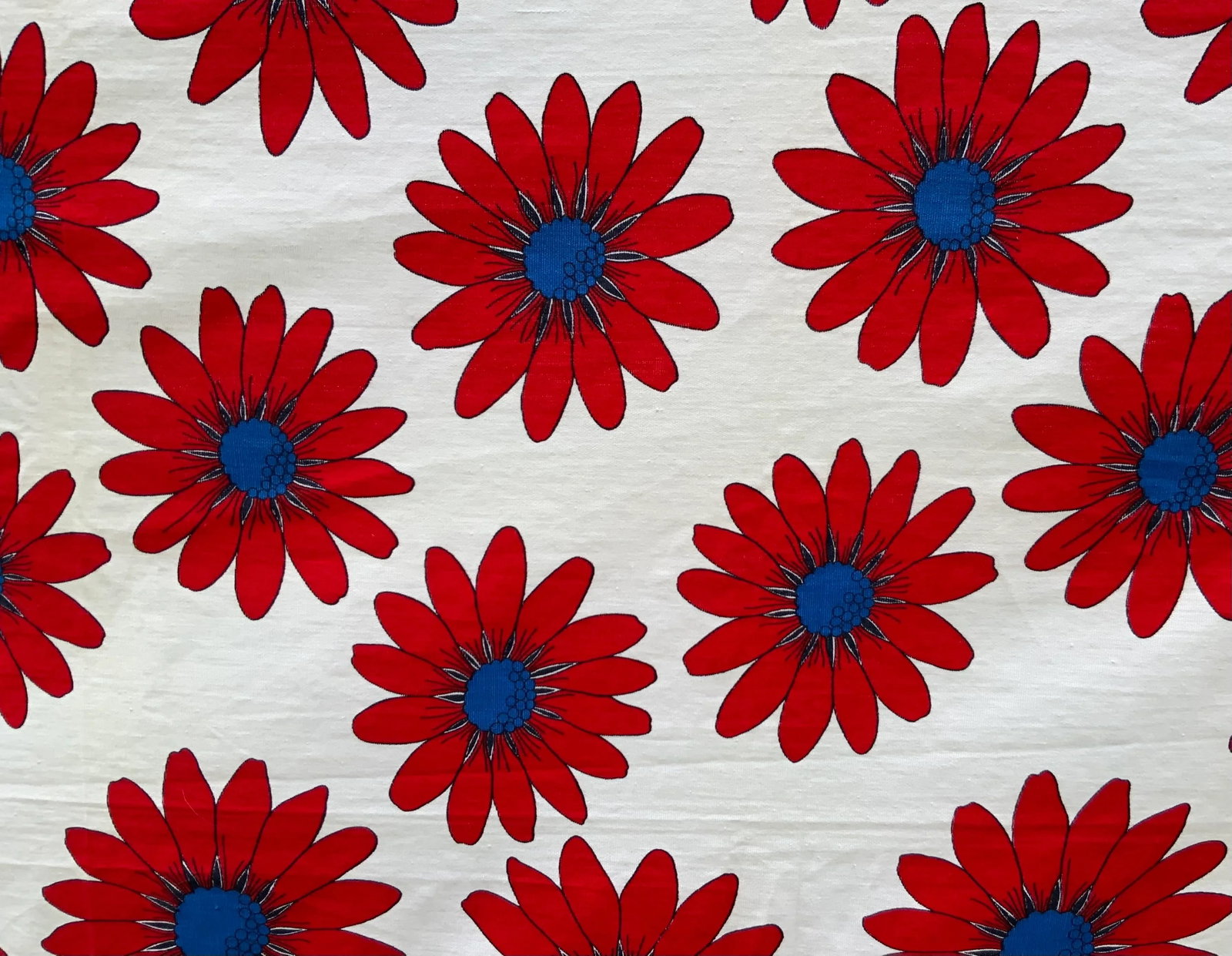 Mid-Century American Pop Art Cotton Fabric - Large Scale Daisy Print - 9