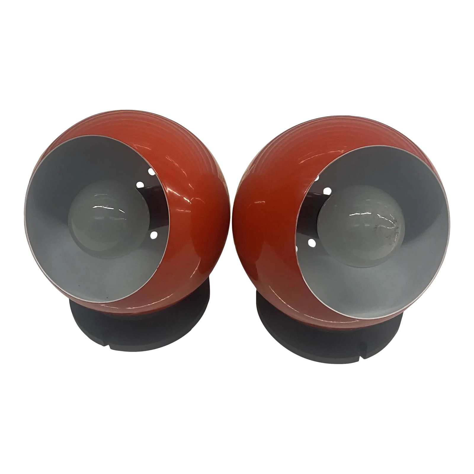 60s Abo Rander Magnetic Ball Wall Lamps a Pair: This magnetic lamp manufacture by abo randers during the 1960s. This spherical lamp, was made of metal in orange. The lamp base is magnetic, which allows you to direct the light beam to any point. Con
